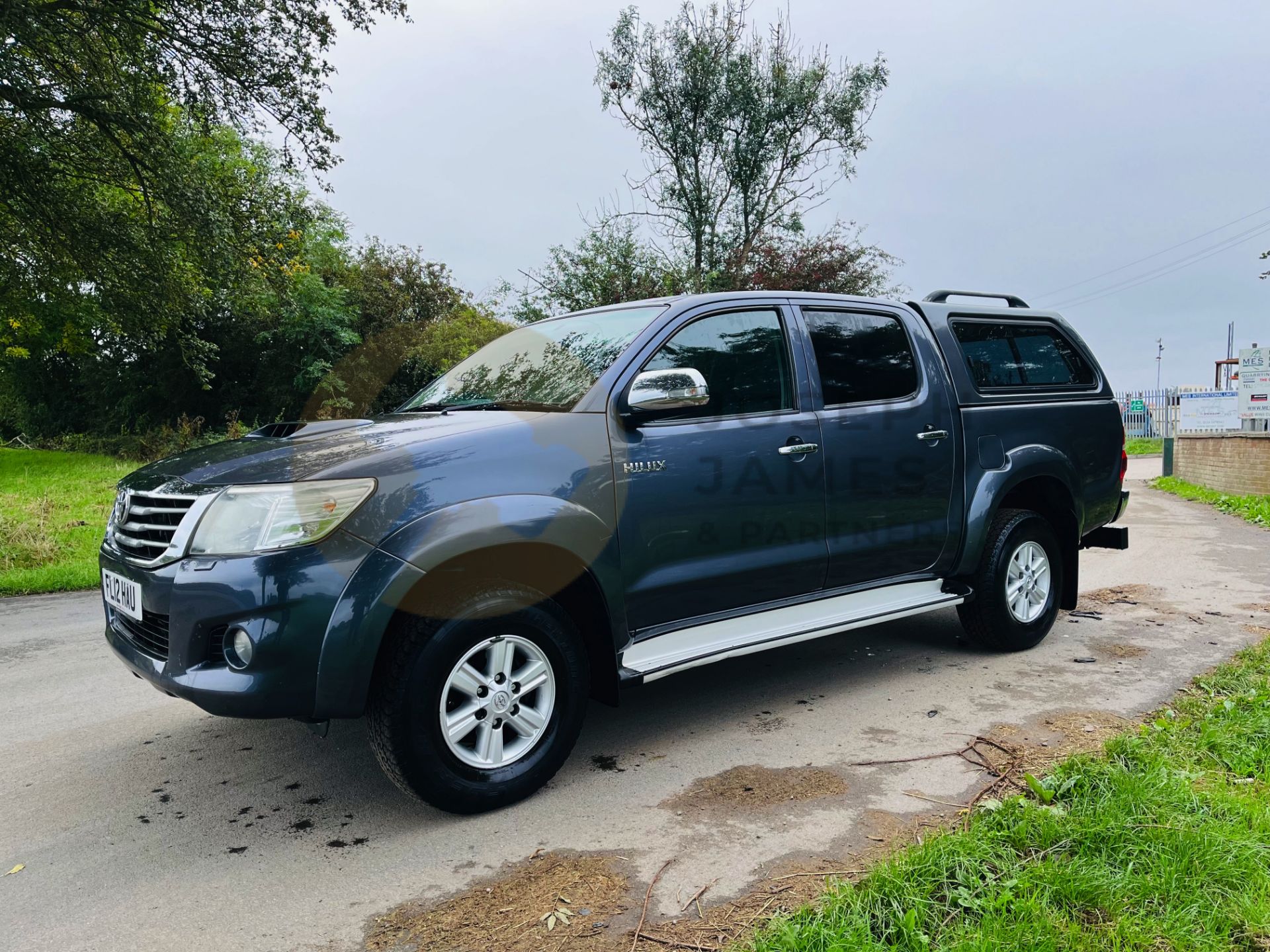 TOYOTA HILUX 2.5 D-4D HL3 (12 REG) FULL STAMPED HISTORY (AC) ELECTRIC PACK - FITTED CANOPY (NO VAT) - Image 6 of 31