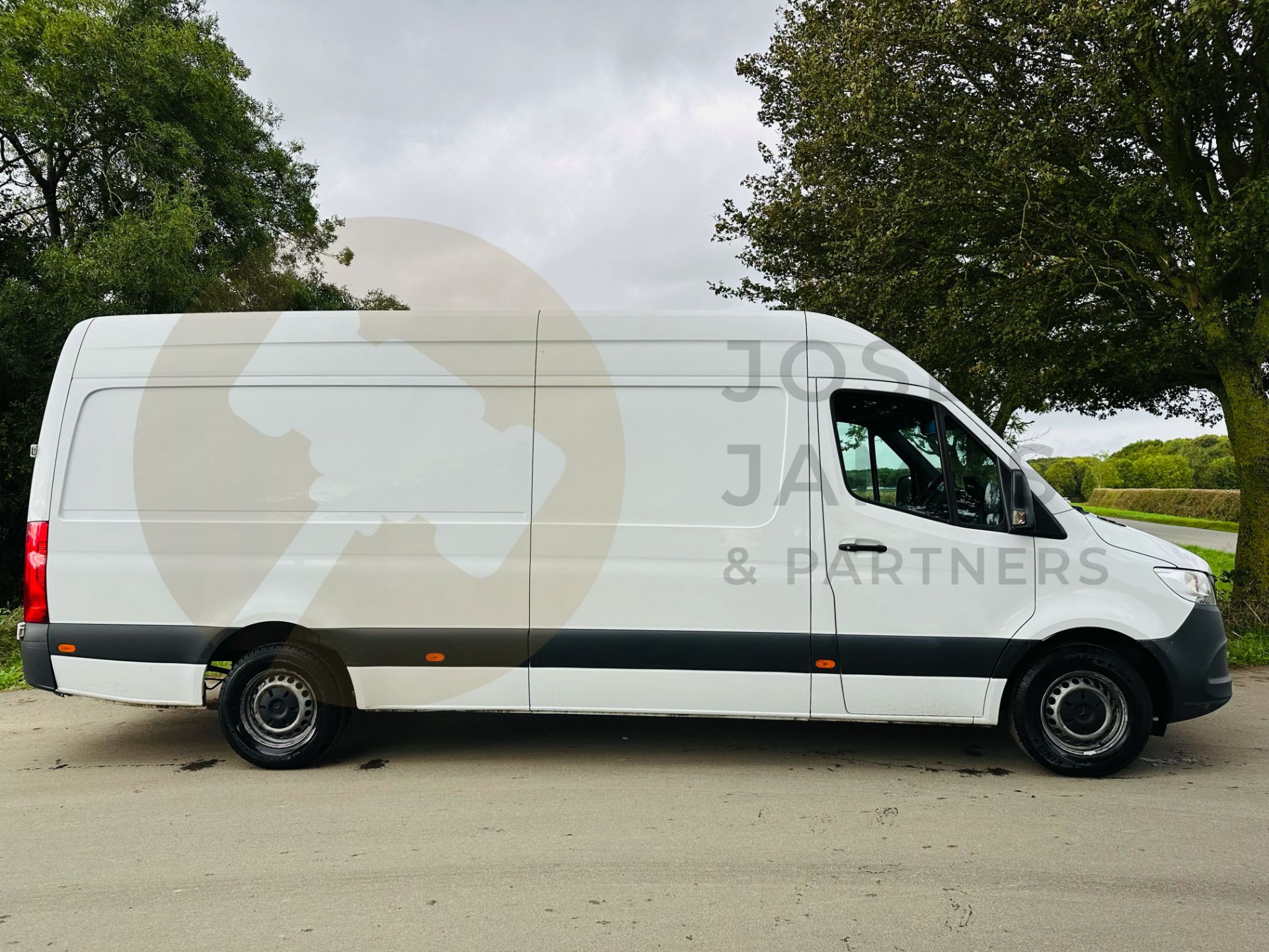 (ON SALE) MERCEDES-BENZ SPRINTER 315 CDI *PROGRESSIVE* (2021-NEW MODEL) 150 BHP *ONLY 28K MILES* - Image 12 of 30