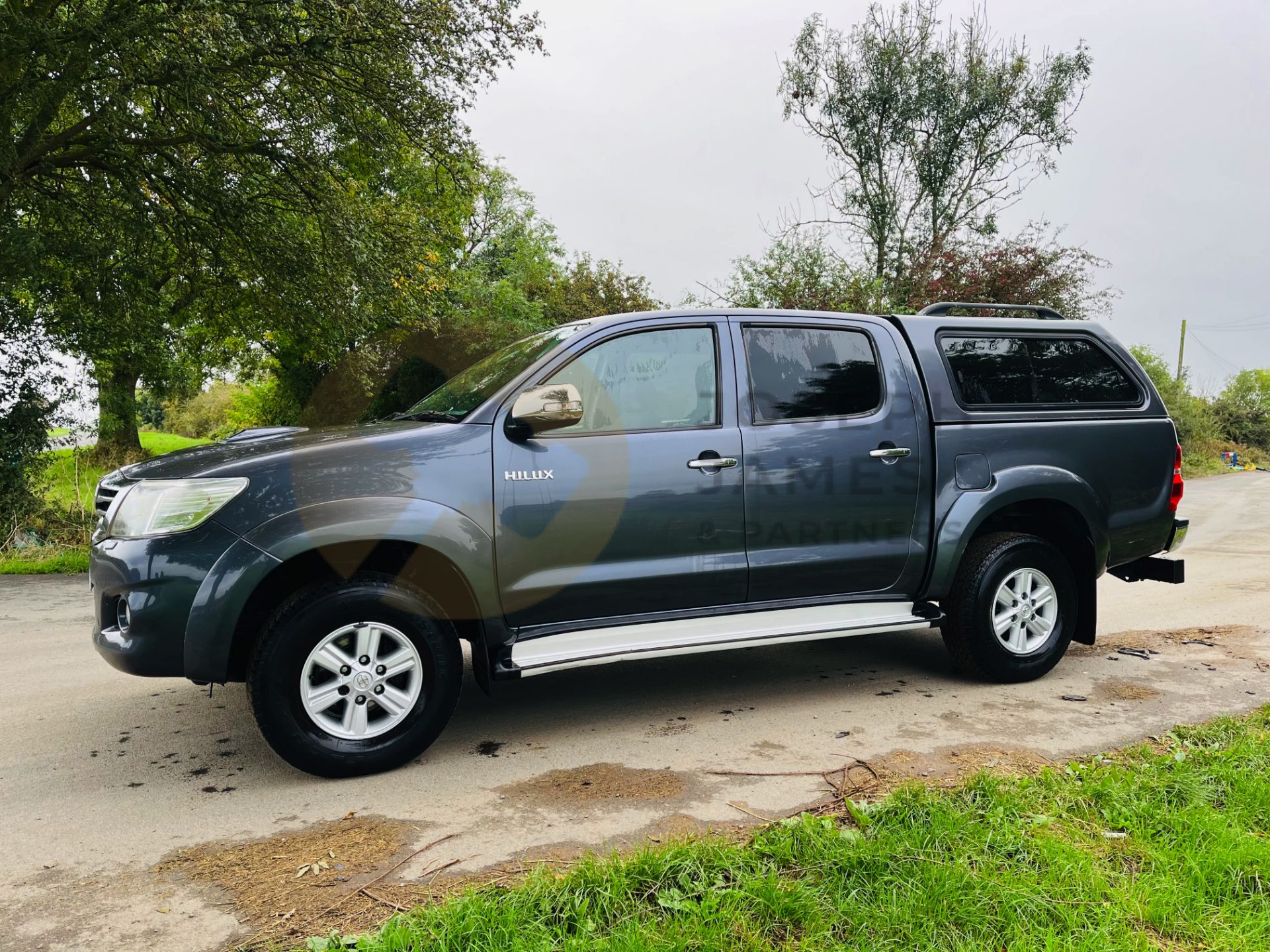 TOYOTA HILUX 2.5 D-4D HL3 (12 REG) FULL STAMPED HISTORY (AC) ELECTRIC PACK - FITTED CANOPY (NO VAT) - Image 7 of 31