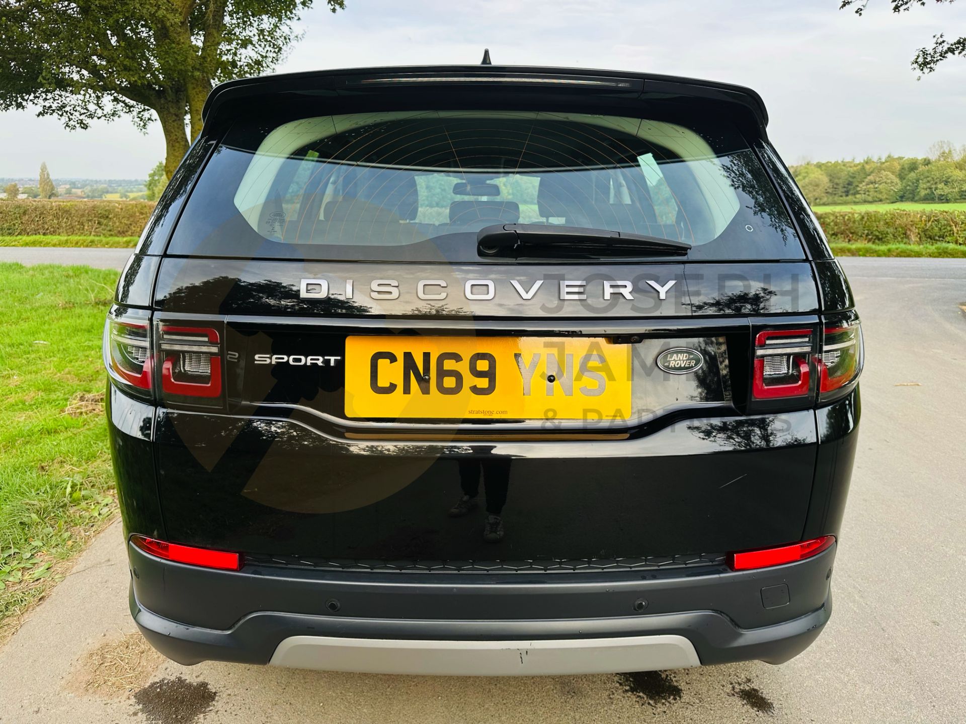 ON SALE LAND ROVER DISCOVERY SPORT (69 REG) - *2020 FACELIFT MODEL* - 1 OWNER FROM NEW - Image 13 of 39