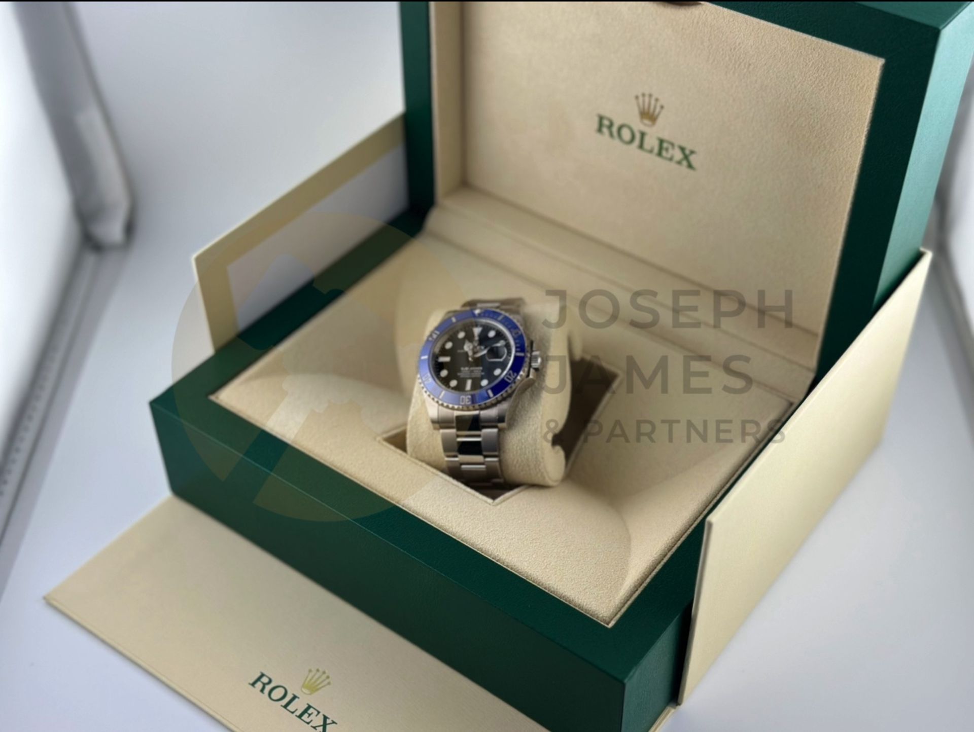 ROLEX SUBMARINER *41MM 18CT WHITE GOLD* (2023 - BRAND NEW / UNWORN) *COOKIE MONSTER* (BEAT THE WAIT) - Image 34 of 44