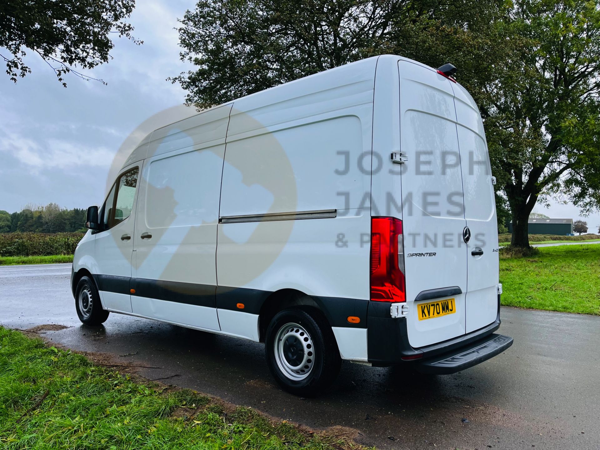 MERCEDES SPRINTER 314CDI "AUTO" FRIDGE / FREEZER VAN (2021 MODEL) LOW MILEAGE - OVERNIGHT STANDBY - Image 9 of 32