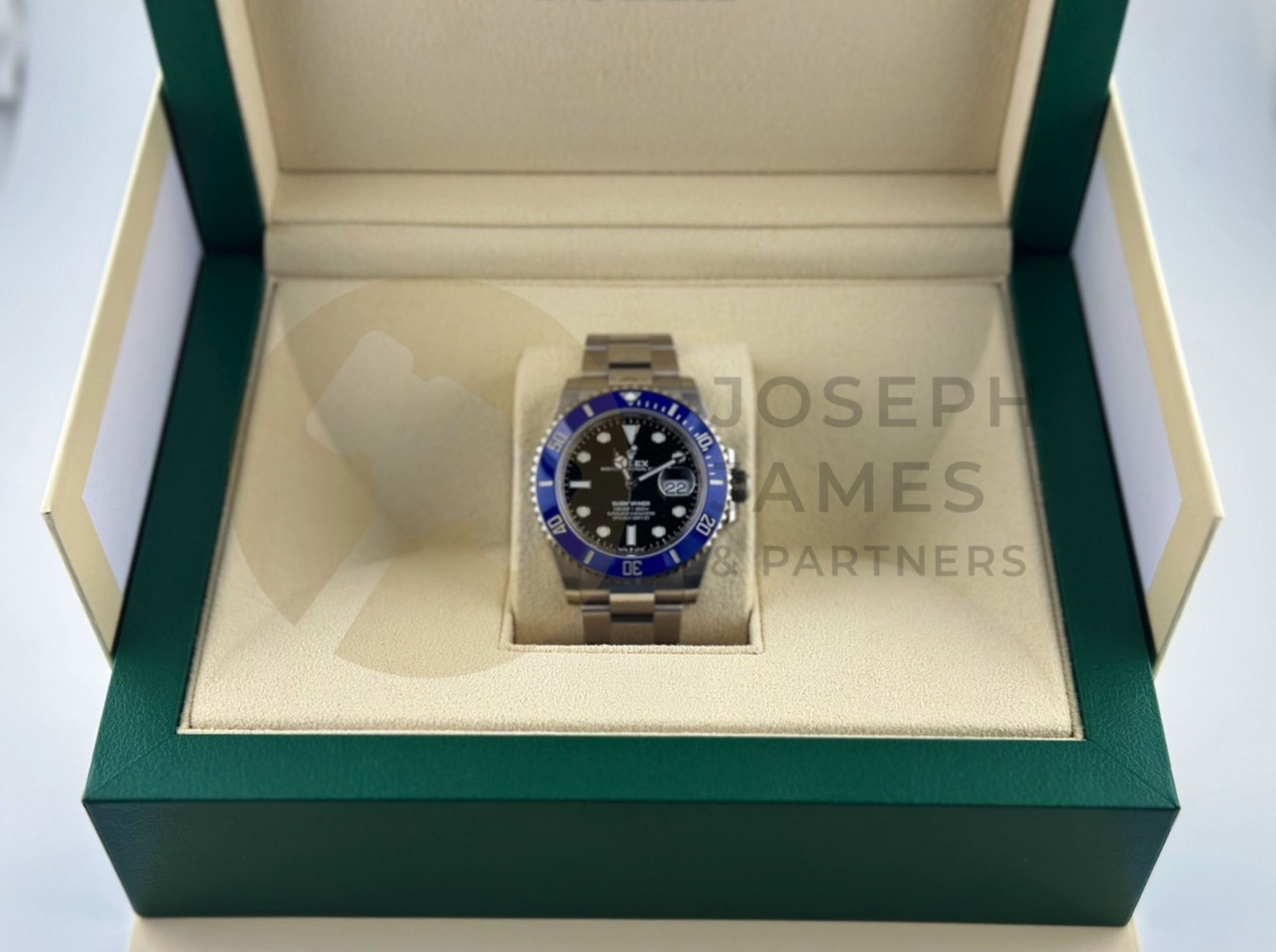 ROLEX SUBMARINER *41MM 18CT WHITE GOLD* (2023 - BRAND NEW / UNWORN) *COOKIE MONSTER* (BEAT THE WAIT) - Image 20 of 44