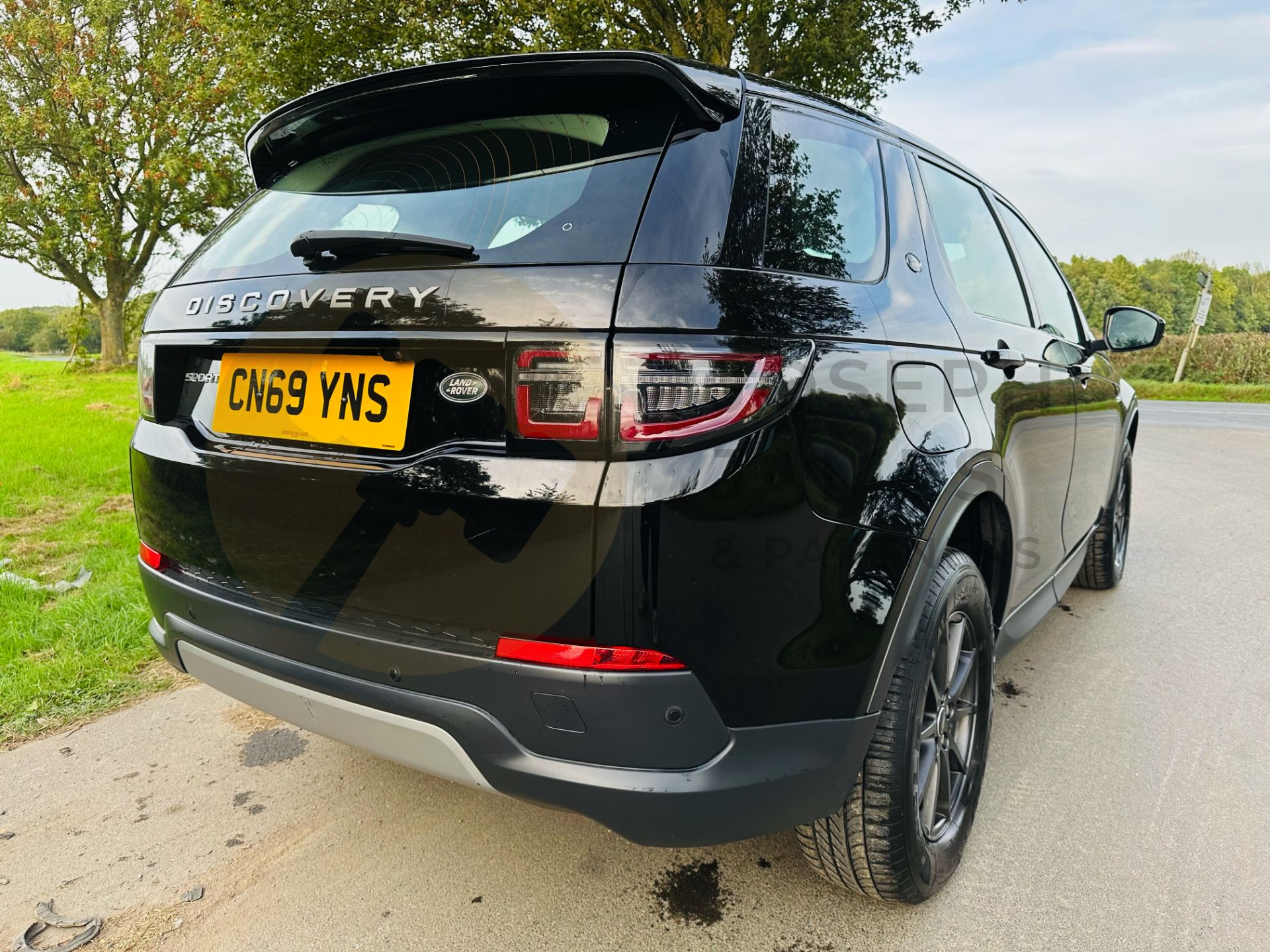 ON SALE LAND ROVER DISCOVERY SPORT (69 REG) - *2020 FACELIFT MODEL* - 1 OWNER FROM NEW - Image 15 of 39
