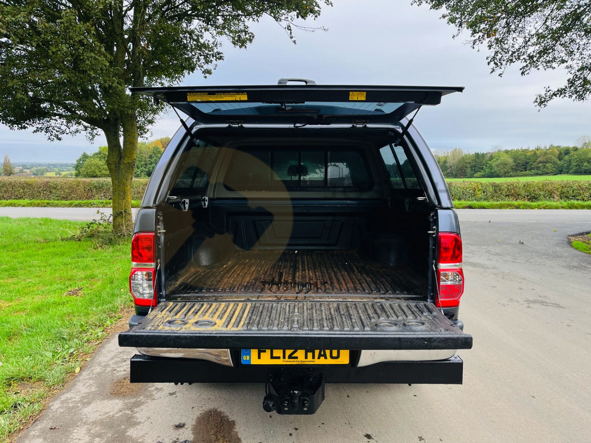 TOYOTA HILUX 2.5 D-4D HL3 (12 REG) FULL STAMPED HISTORY (AC) ELECTRIC PACK - FITTED CANOPY (NO VAT) - Image 31 of 31