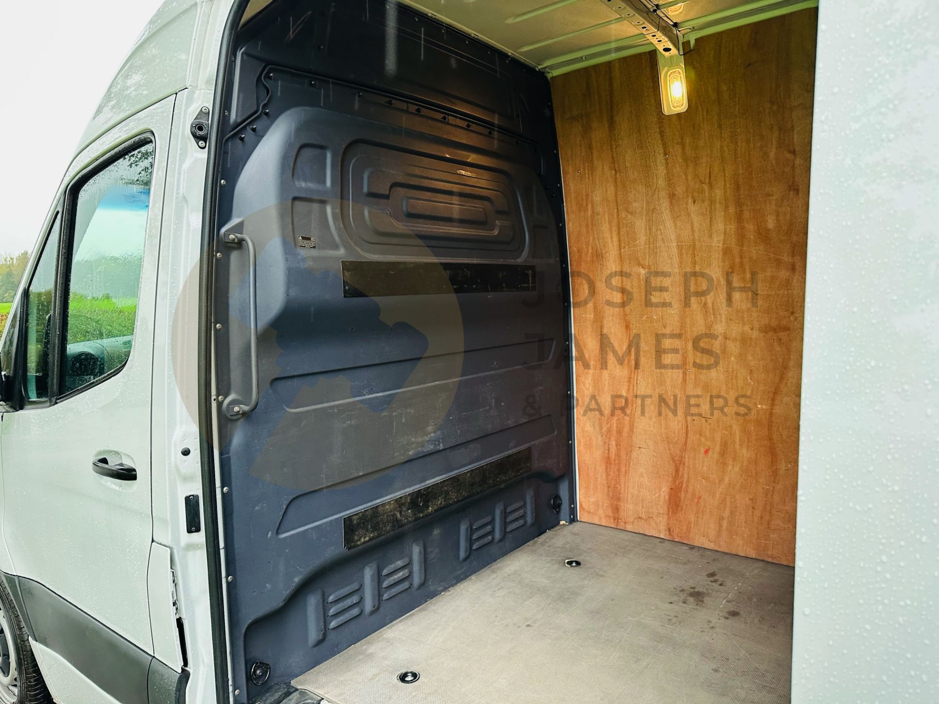 MERCEDES-BENZ SPRINTER 314 CDI *LWB HI-ROOF* (2020 - FACELIFT MODEL) 141 BHP - 6 SPEED *EURO 6* - Image 15 of 31