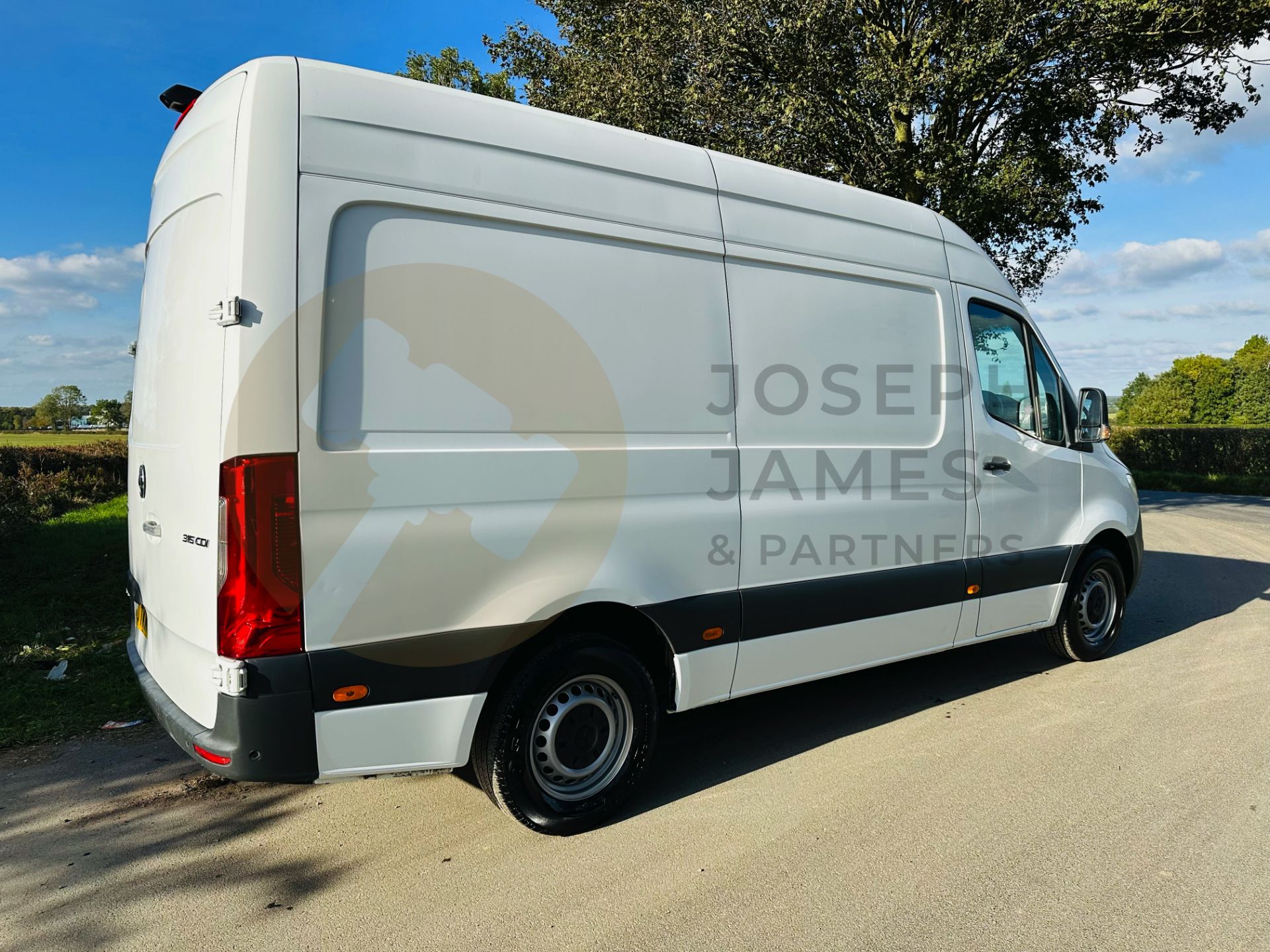 MERCEDES-BENZ SPRINTER 315CDI *PROGRESSIVE EDITION* - (2021 REG) - REVERSE CAMERA- EURO 6 - 1 OWNER - Image 11 of 32