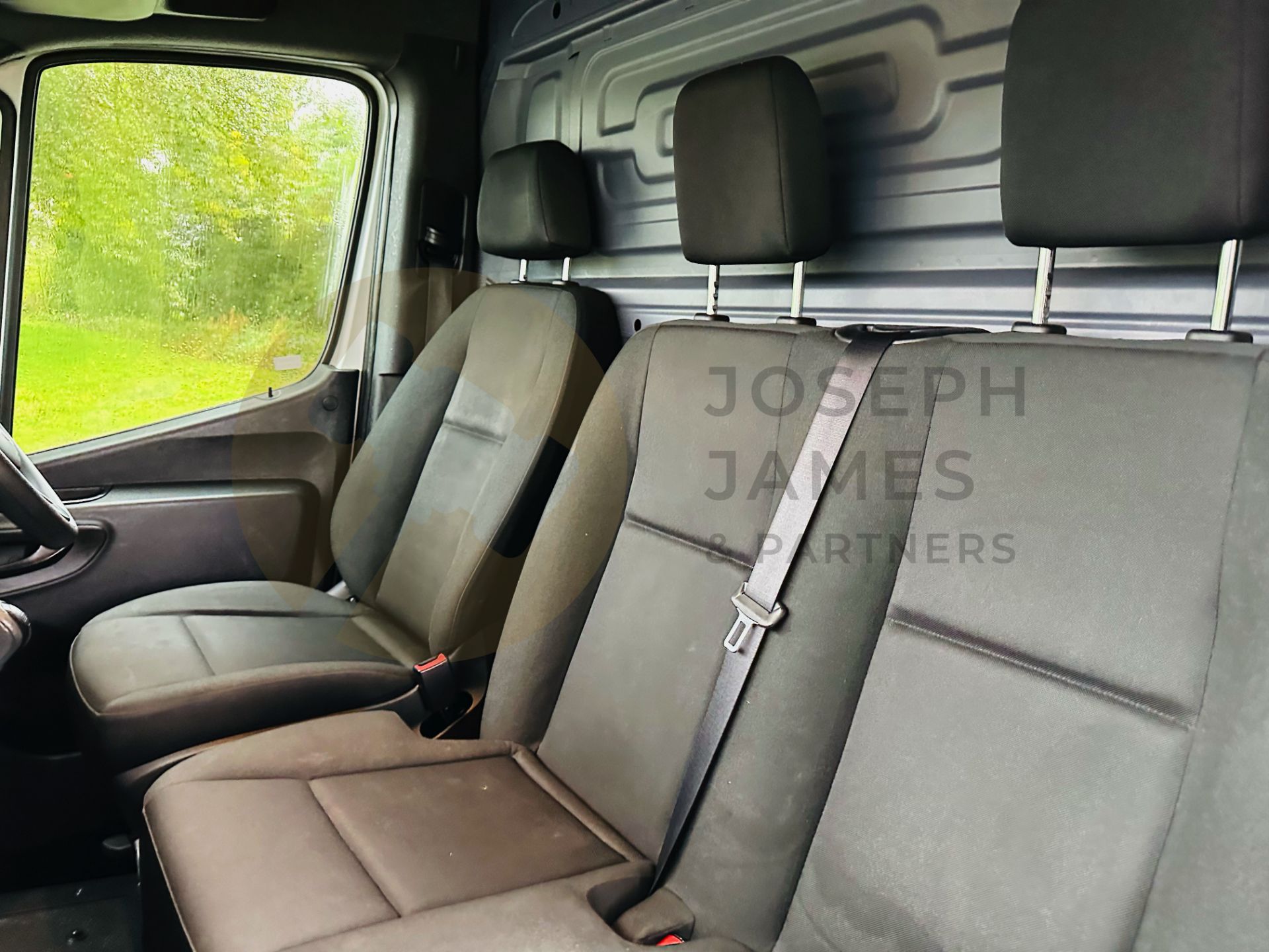 MERCEDES-BENZ SPRINTER 314 CDI *LWB HI-ROOF* (2020 - FACELIFT MODEL) 141 BHP - 6 SPEED *EURO 6* - Image 17 of 31