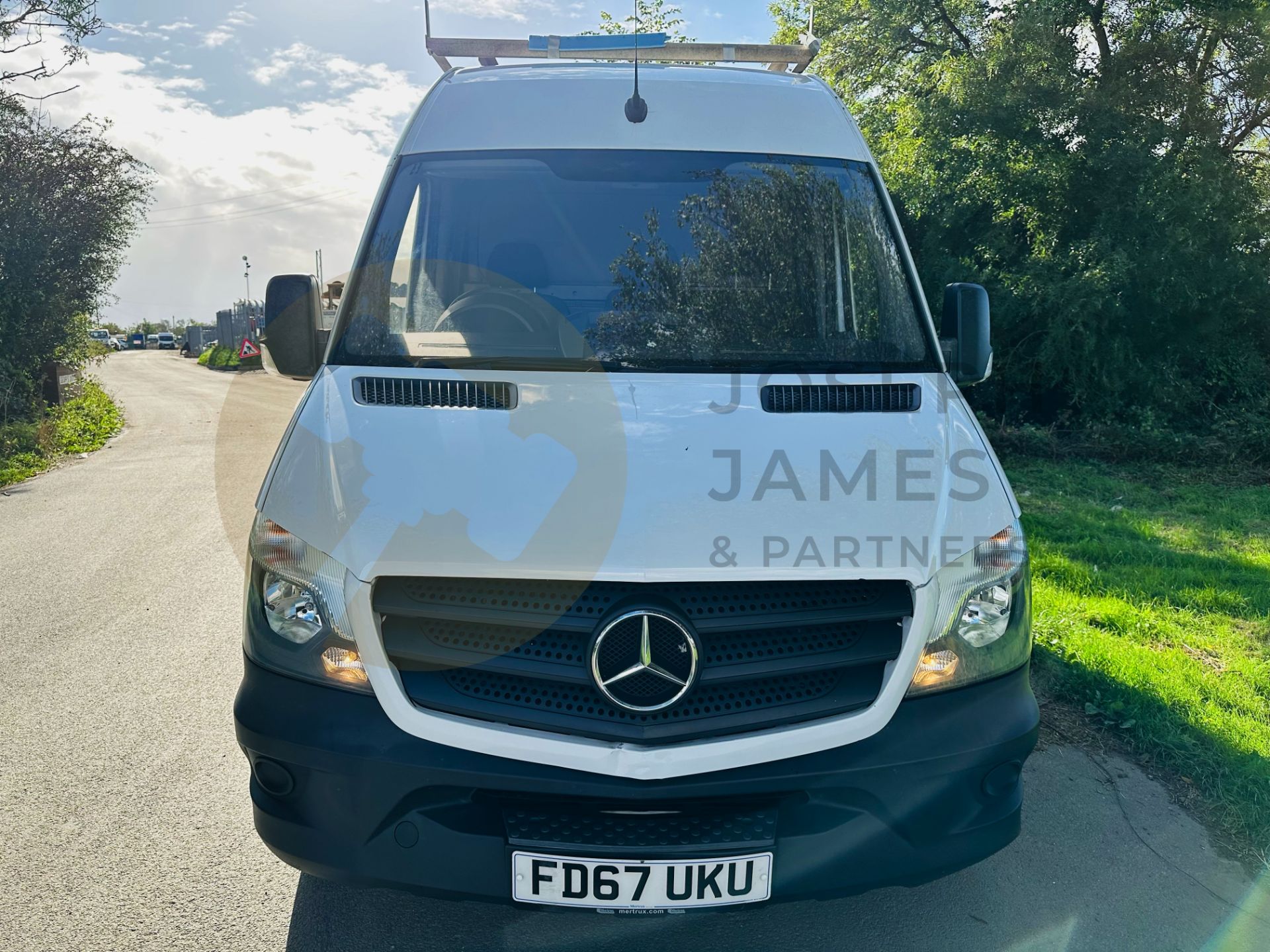 MERCEDES-BENZ SPRINTER 314 CDI *MWB HI-ROOF* (2018 - EURO 6) 141 BHP - 6 SPEED - Image 3 of 29