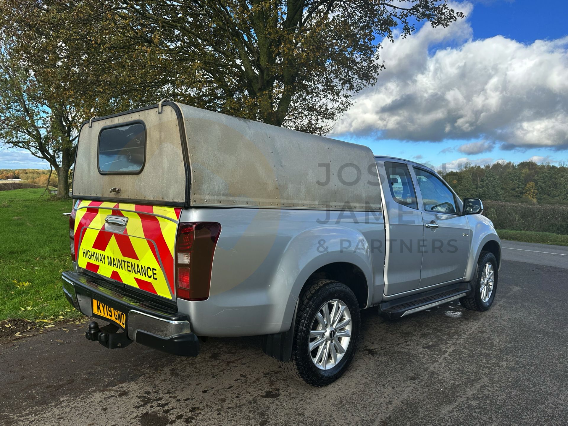 (ON SALE) ISUZU D-MAX YUKON *SUPER CAB PICK-UP* (2019 - FACELIFT MODEL) 1.9 TURBO DIESEL 'EURO 6' - Image 9 of 50