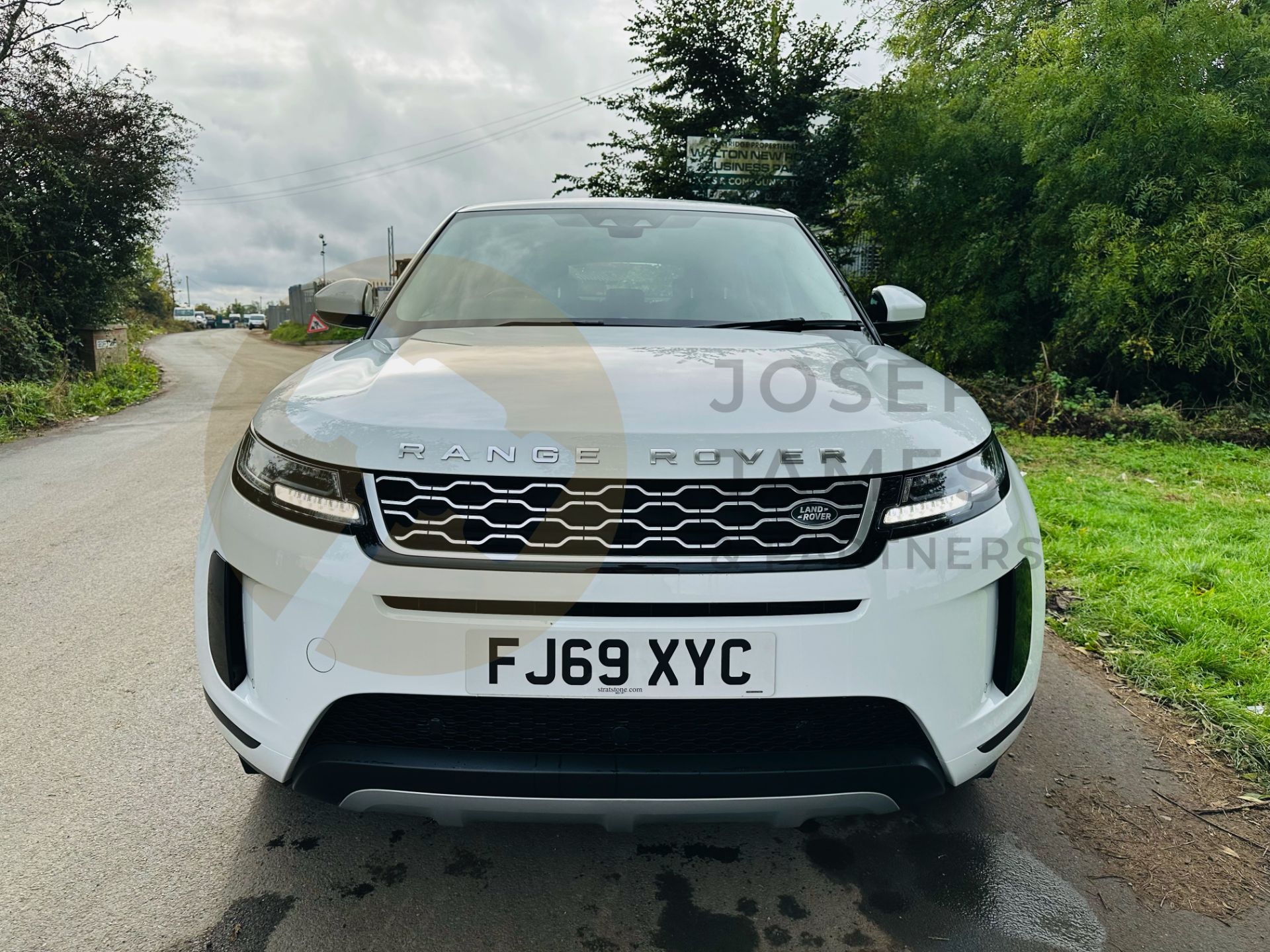 (ON SALE) LAND ROVER RANGE ROVER EVOQUE 2.0d AUTO-START STOP (2020 MODEL) ONLY 33K MILES FROM NEW - Image 4 of 41