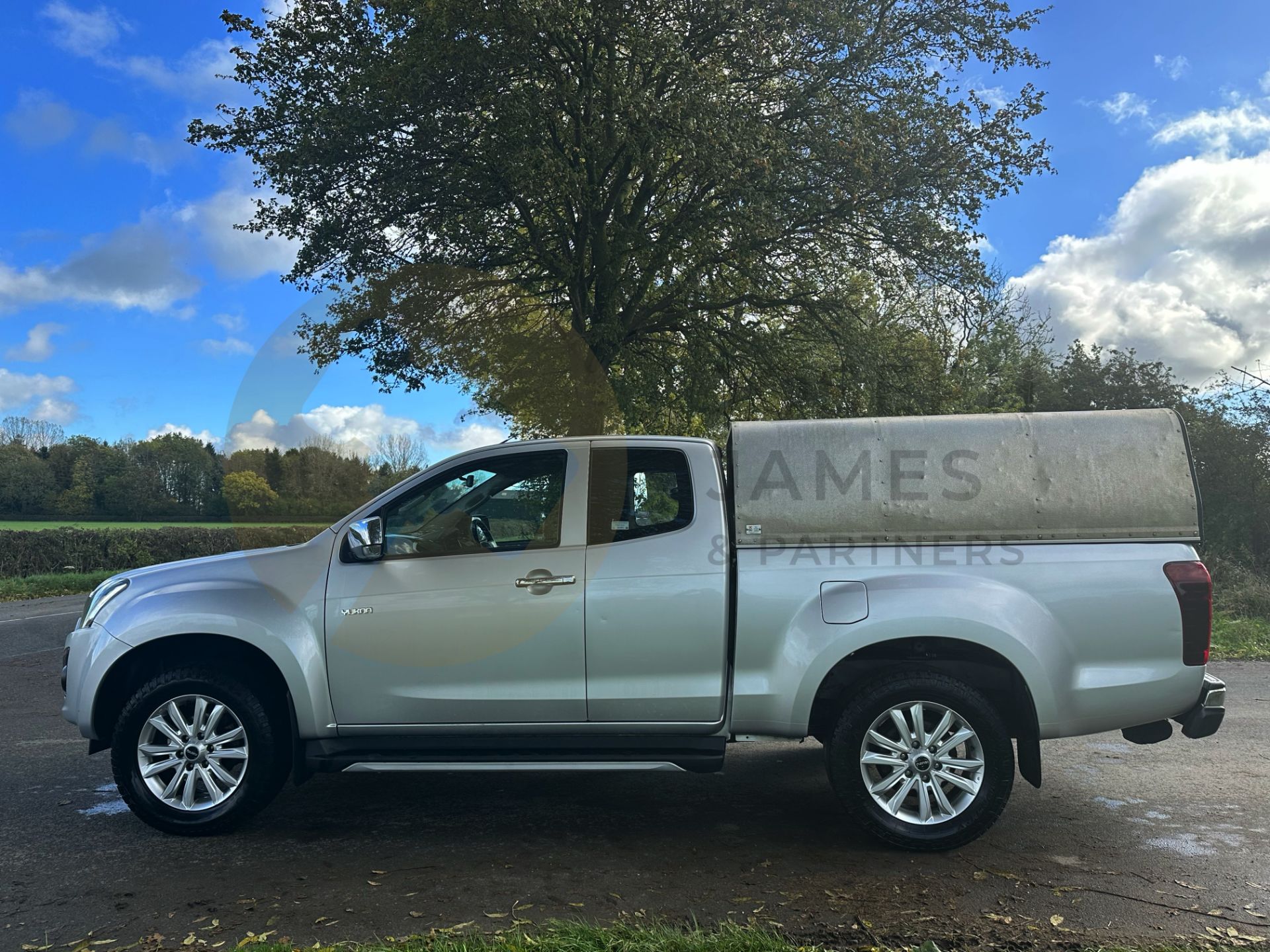 (ON SALE) ISUZU D-MAX YUKON *SUPER CAB PICK-UP* (2019 - FACELIFT MODEL) 1.9 TURBO DIESEL 'EURO 6' - Image 4 of 50