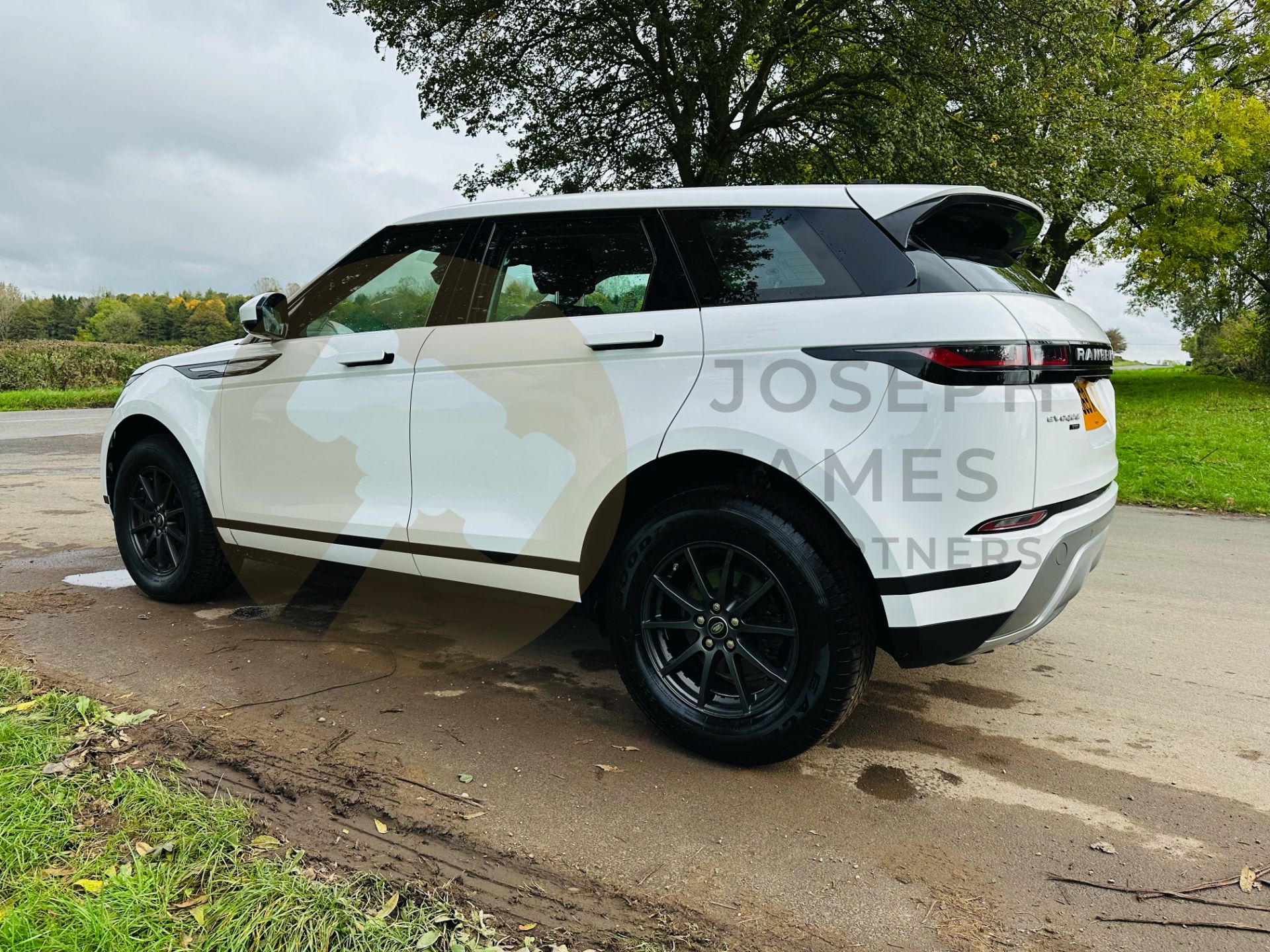 (ON SALE) LAND ROVER RANGE ROVER EVOQUE 2.0d AUTO-START STOP (2020 MODEL) ONLY 33K MILES FROM NEW - Image 9 of 41