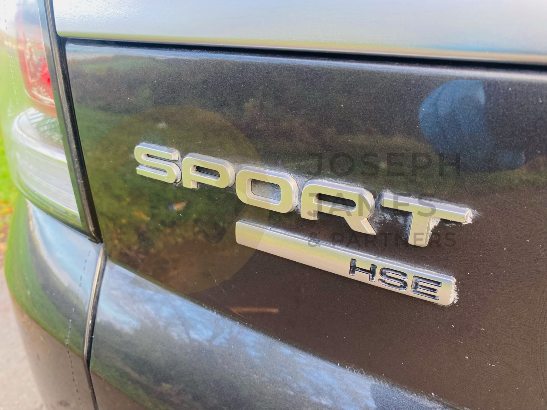 (ON SALE) RANGE ROVER SPORT "HSE" AUTO (NEW SHAPE) 17 REG - LEATHER - PANORAMIC ROOF - SAT NAV - - Image 13 of 47