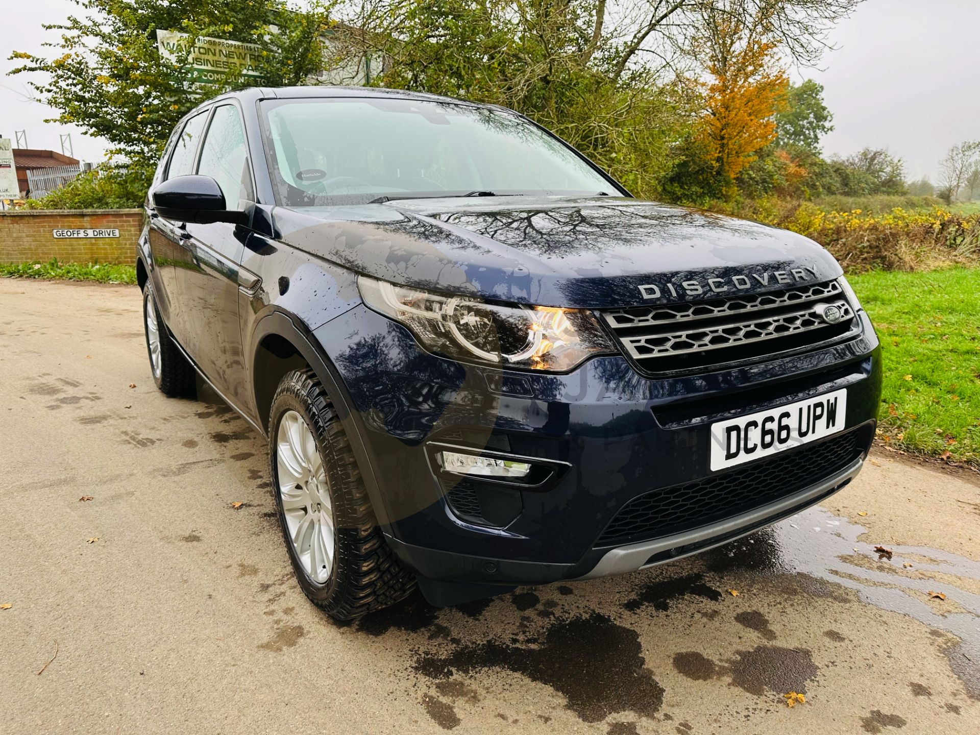 (ON SALE) LAND ROVER DISCOVERY SPORT *SE TECH* 2017 MODEL - FULL SERVICE HISTORY -1 OWNER - NO VAT!! - Image 3 of 43