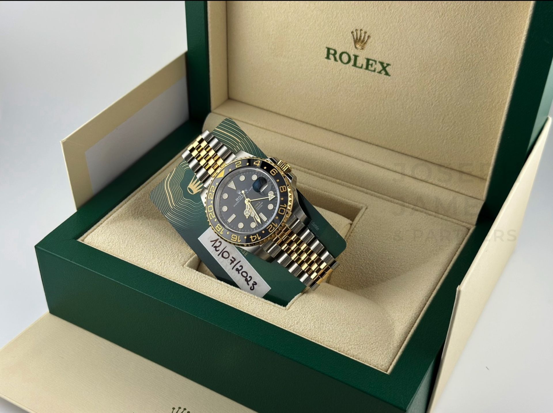 ROLEX GMT-MASTER II *GUINNESS* (JULY 2023 - UNWORN) 18CT GOLD & OYSTER STEEL *NEW 2023 RELEASE* - Image 12 of 37