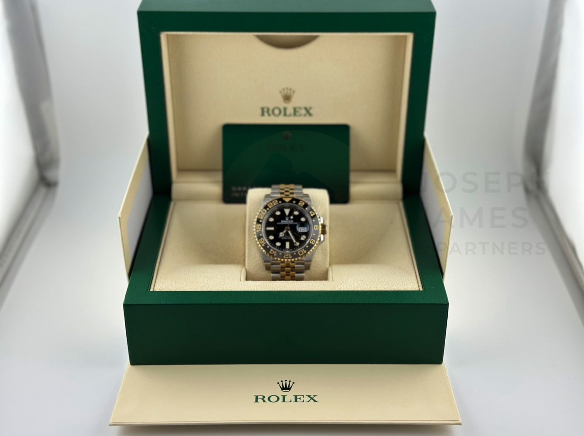 ROLEX GMT-MASTER II *GUINNESS* (JULY 2023 - UNWORN) 18CT GOLD & OYSTER STEEL *NEW 2023 RELEASE* - Image 36 of 37