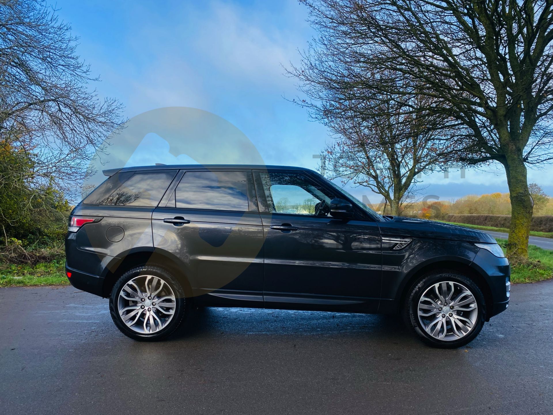 (ON SALE) RANGE ROVER SPORT "HSE" AUTO (NEW SHAPE) 17 REG - LEATHER - PANORAMIC ROOF - SAT NAV - - Image 11 of 47