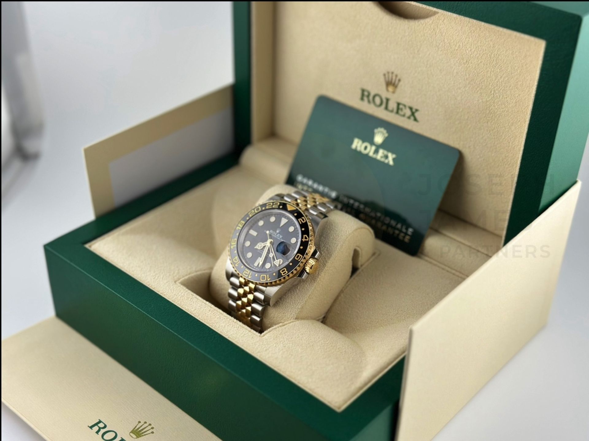 ROLEX GMT-MASTER II *GUINNESS* (JULY 2023 - UNWORN) 18CT GOLD & OYSTER STEEL *NEW 2023 RELEASE* - Image 32 of 37