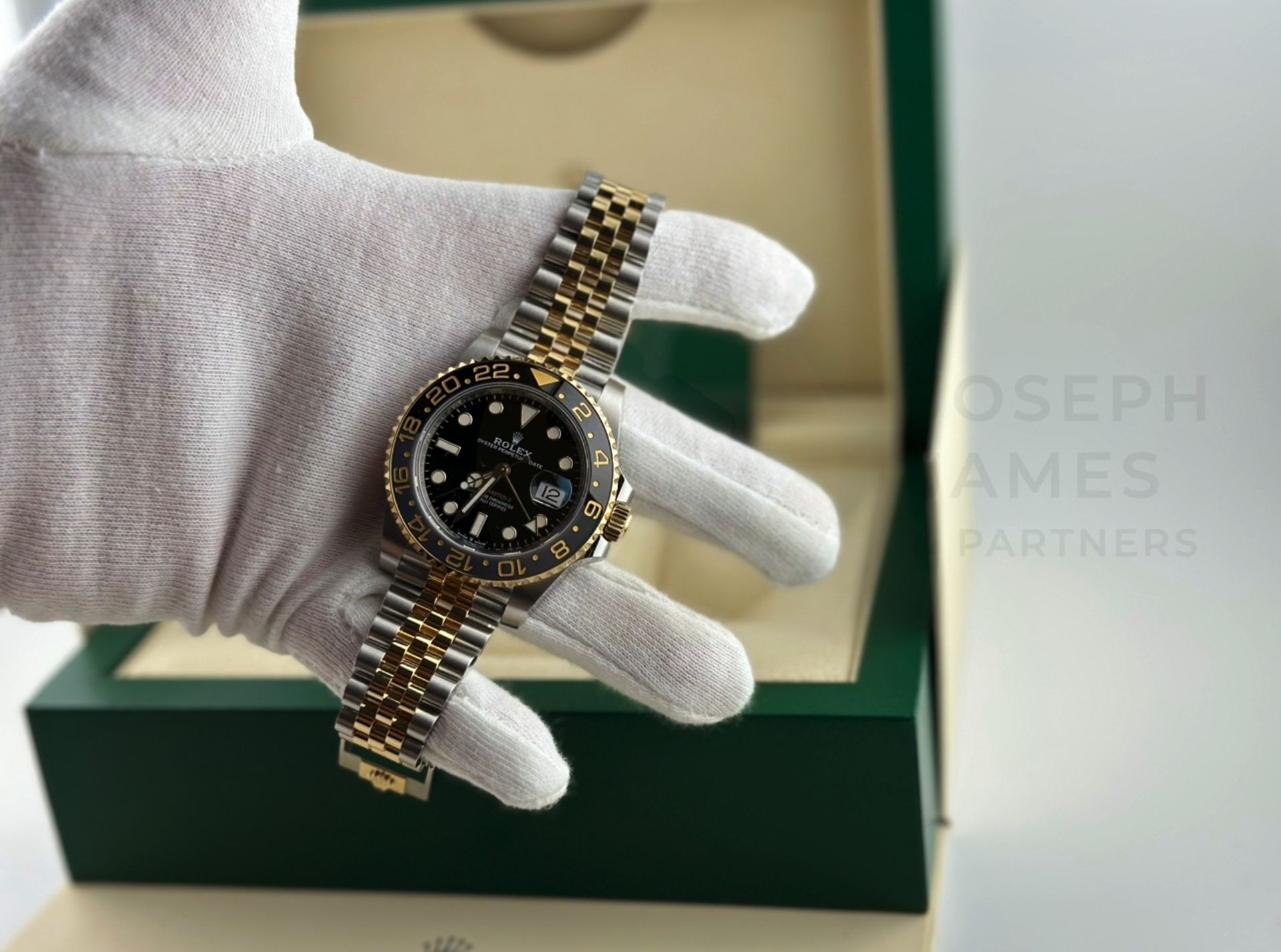 ROLEX GMT-MASTER II *GUINNESS* (JULY 2023 - UNWORN) 18CT GOLD & OYSTER STEEL *NEW 2023 RELEASE* - Image 8 of 37