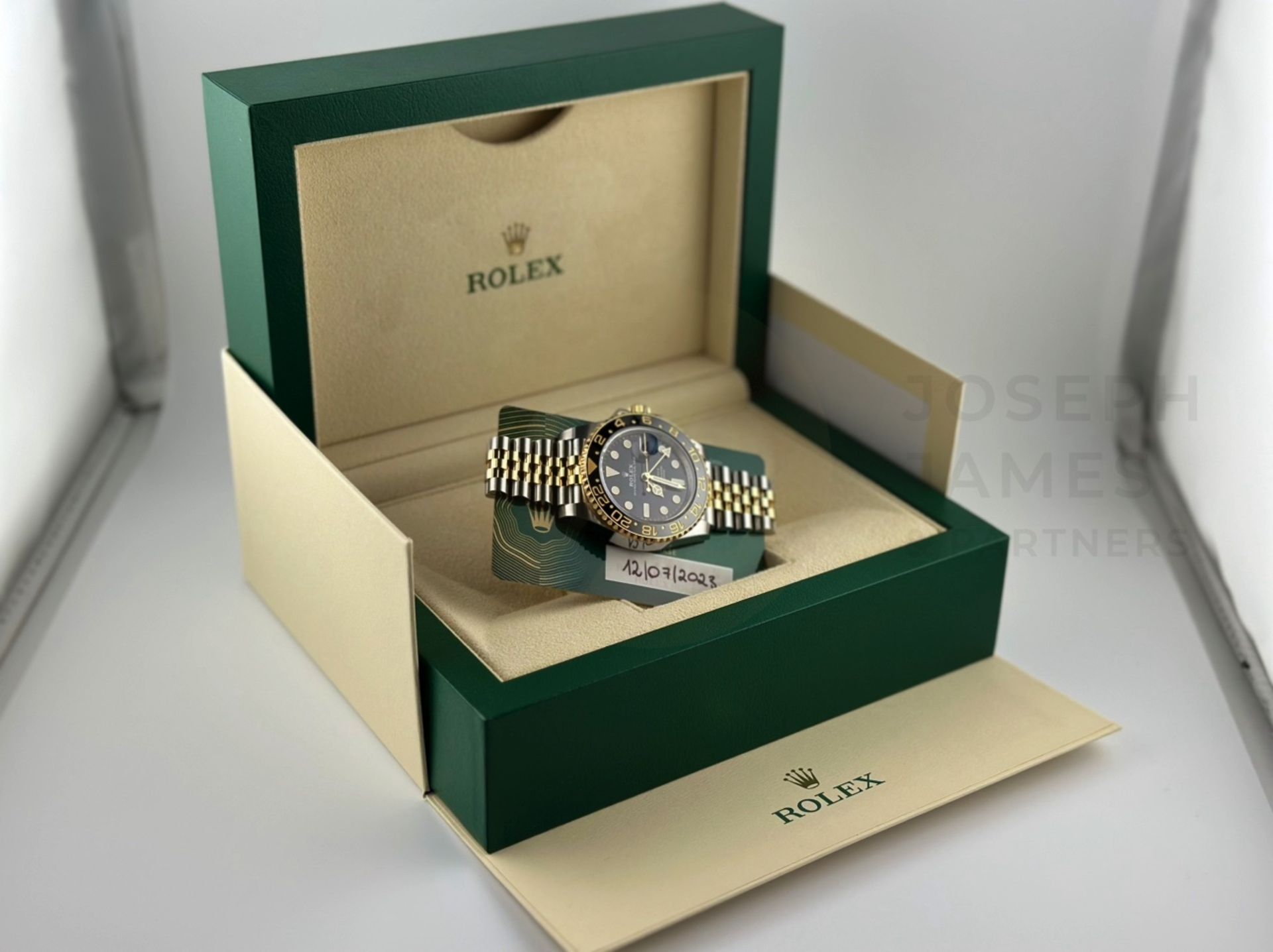 ROLEX GMT-MASTER II *GUINNESS* (JULY 2023 - UNWORN) 18CT GOLD & OYSTER STEEL *NEW 2023 RELEASE* - Image 15 of 37