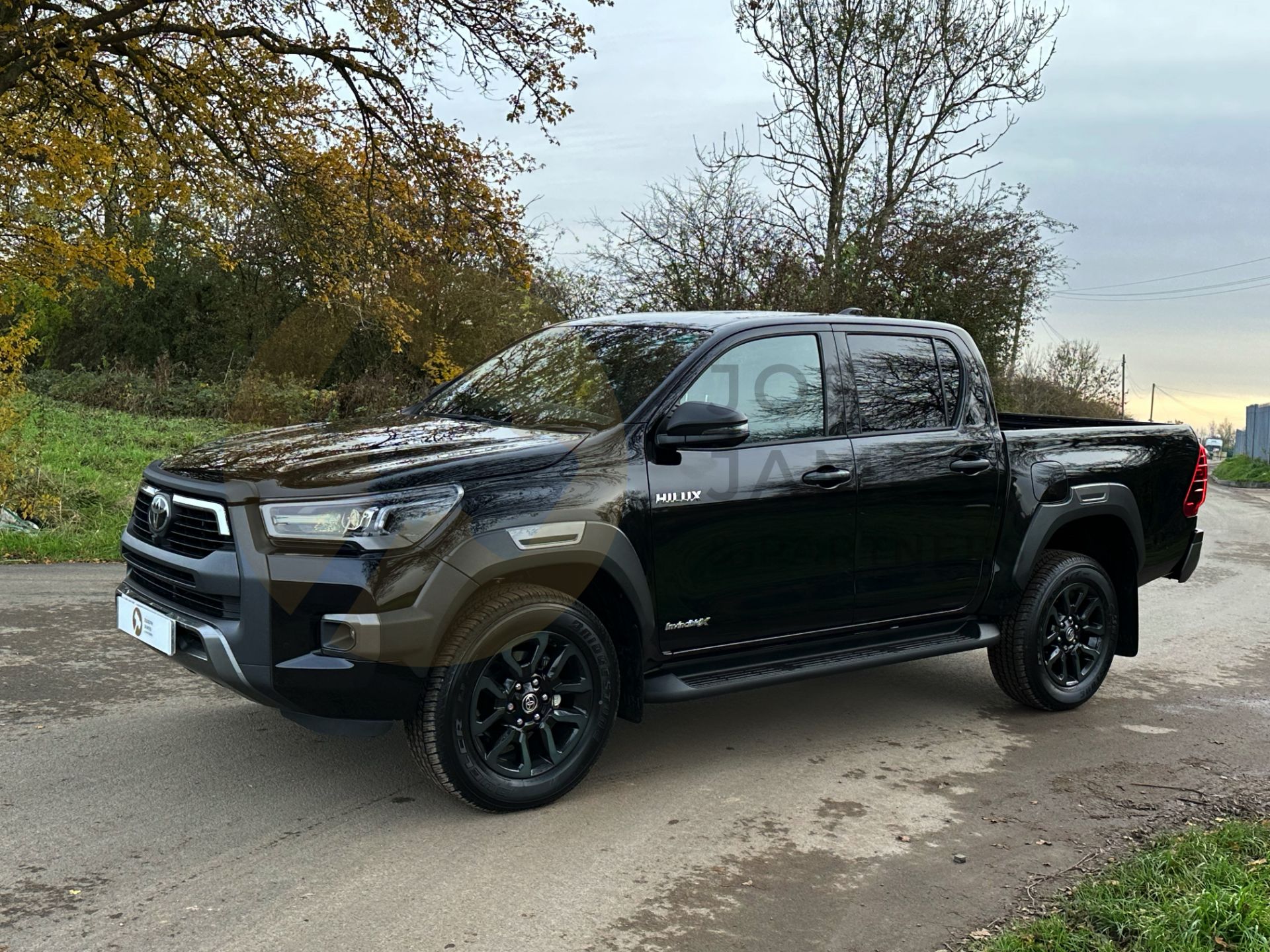 TOYOTA HILUX *INVINCIBLE X* DOUBLE CAB PICK-UP (2023-73 REG) '2.8 D-4D - AUTOMATIC' *DELIVERY MILES* - Image 7 of 57