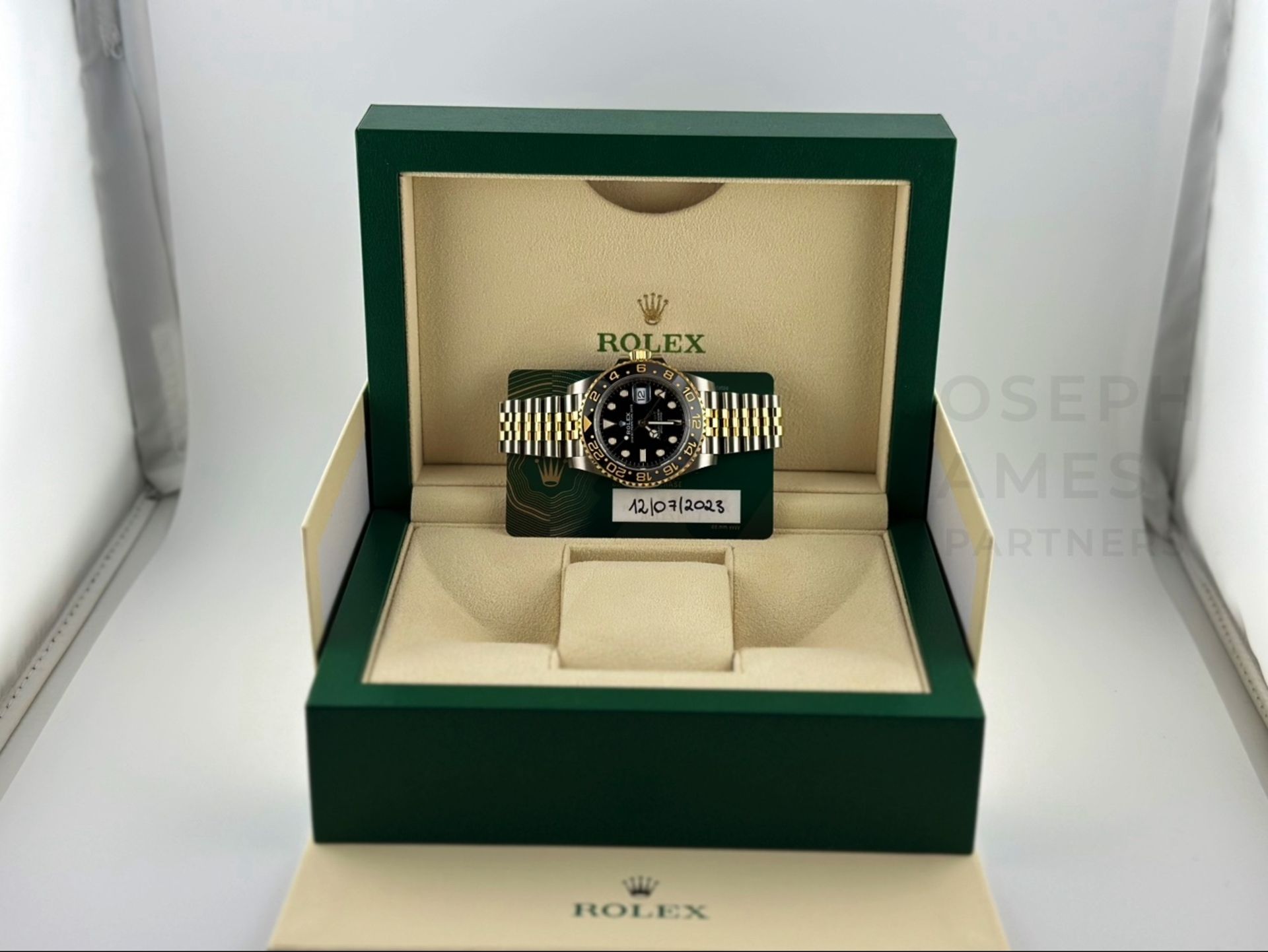 ROLEX GMT-MASTER II *GUINNESS* (JULY 2023 - UNWORN) 18CT GOLD & OYSTER STEEL *NEW 2023 RELEASE* - Image 23 of 37