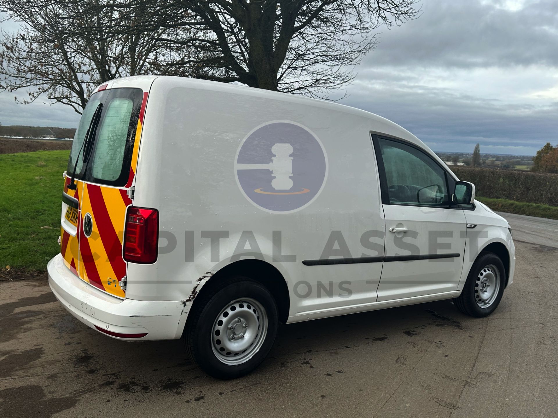 (On Sale) VOLKSWAGEN CADDY 2.0TDI BMT *TRENDLINE EDITION* 1 OWNER FSH (2019 MODEL) AIR CON - EURO 6 - Image 12 of 38