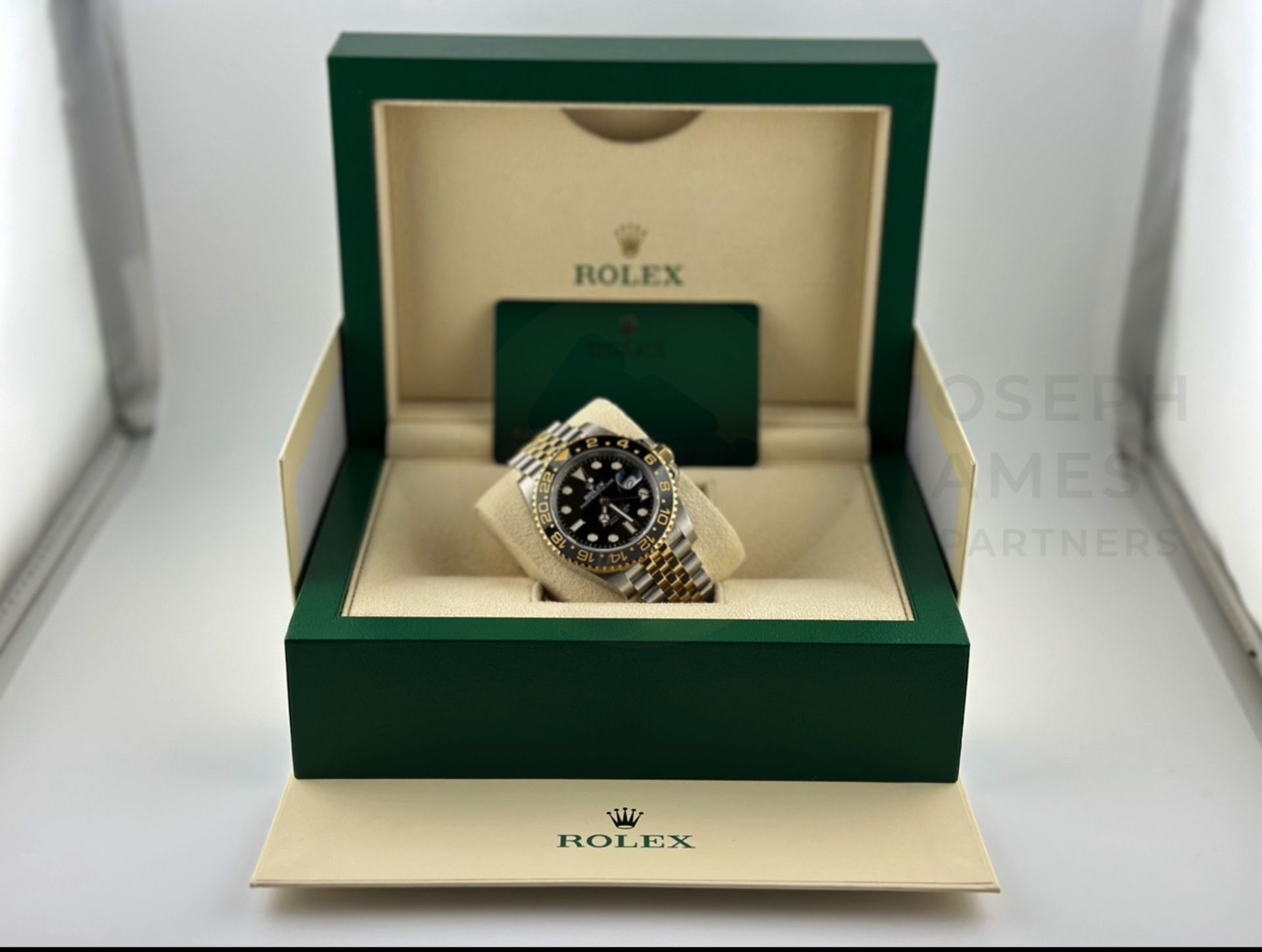 ROLEX GMT-MASTER II *GUINNESS* (JULY 2023 - UNWORN) 18CT GOLD & OYSTER STEEL *NEW 2023 RELEASE* - Image 30 of 37