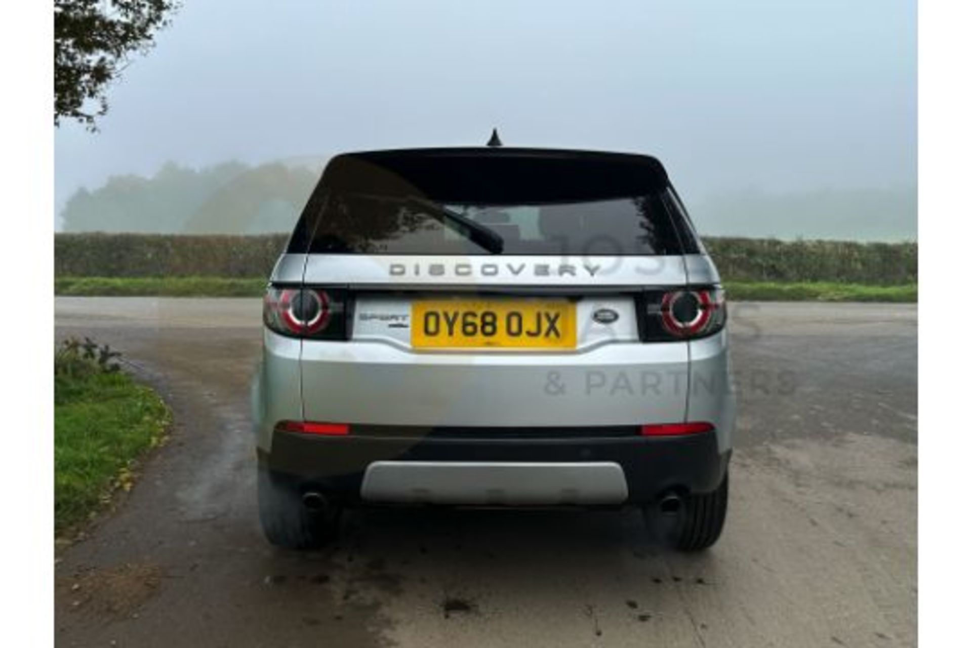 (ON SALE) LANDROVER DISCOVERY SPORT "HSE" EDITION 2.0 TD4 (180) AUTOMATIC - 68 REG - PAN ROOF - Image 10 of 51