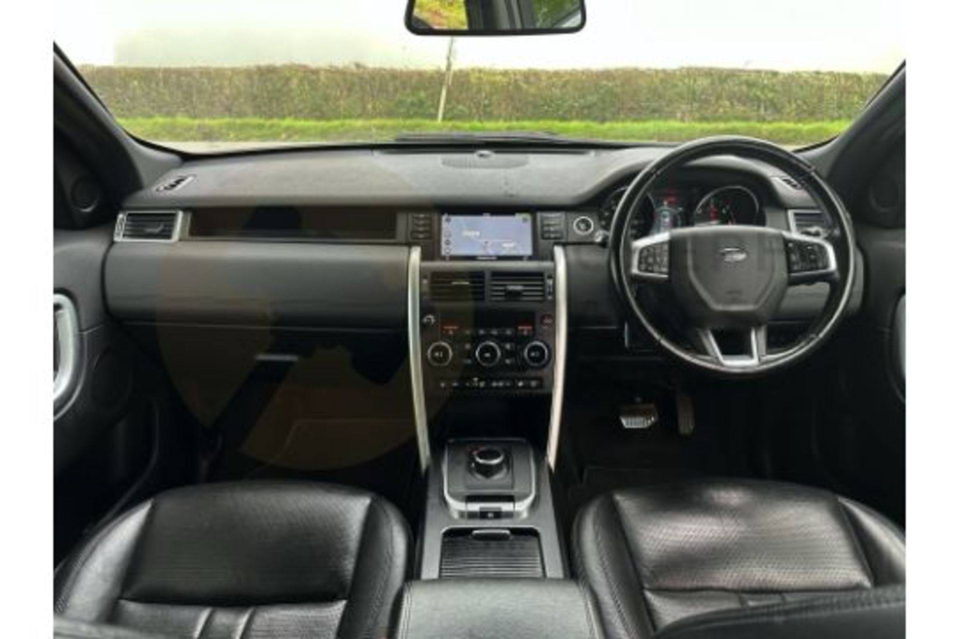 (ON SALE) LANDROVER DISCOVERY SPORT "HSE" EDITION 2.0 TD4 (180) AUTOMATIC - 68 REG - PAN ROOF - Image 30 of 51
