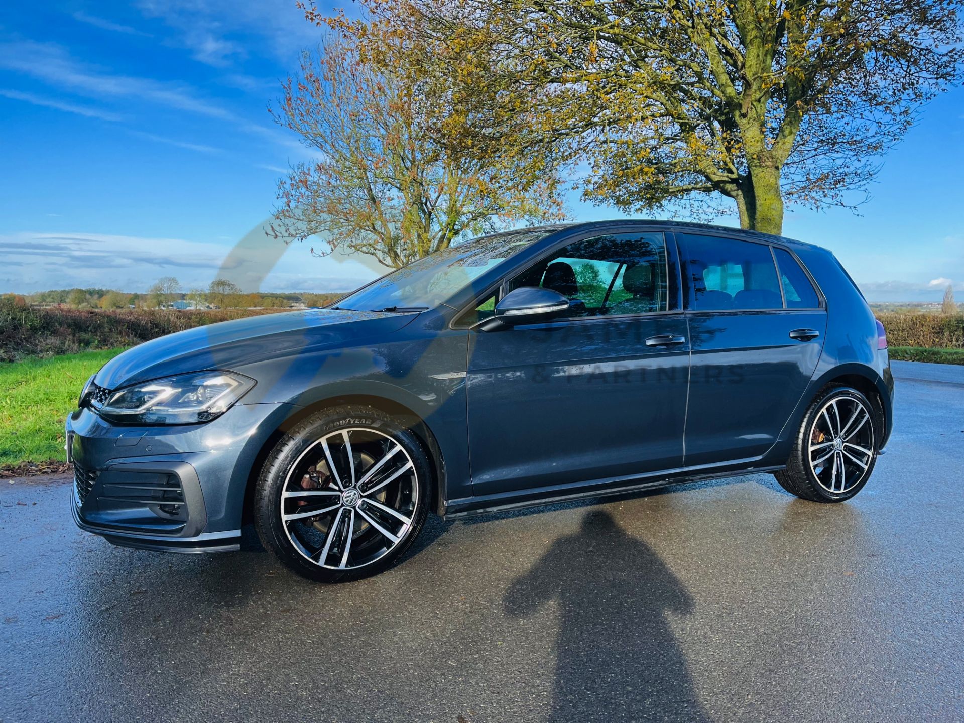 (ON SALE) VOLKSWAGEN GOLF 2.0 GTD (DSG AUTO) 5DR (19 REG) 1 OWNER FSH - SAT NAV - (184BHP) - Image 12 of 45