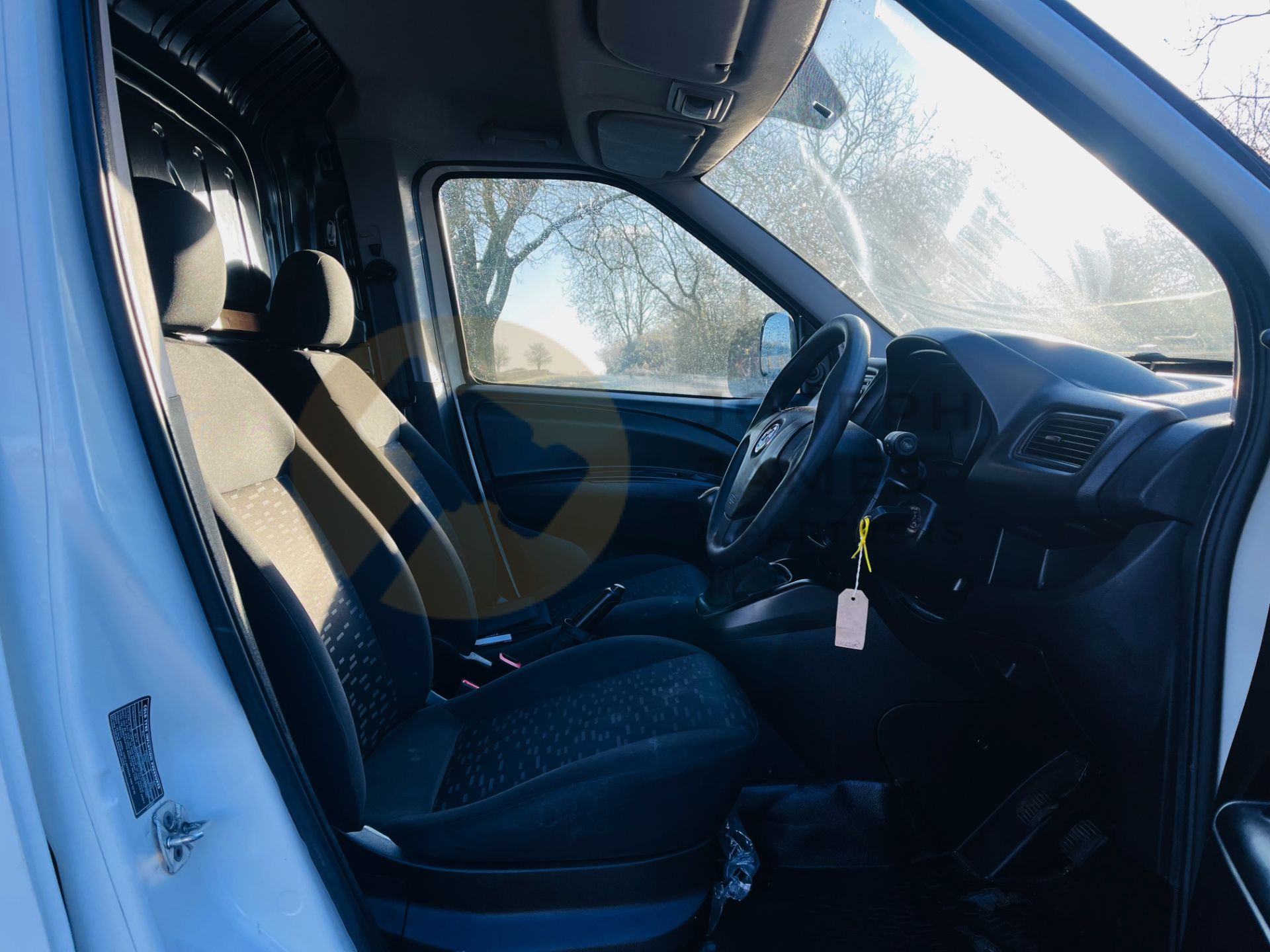 (ON SALE) VAUXHALL COMBO 1.4 PETROL 2300 LWB / L2 MODEL (2019 MODEL) EURO 6 (AC) TWIN (NO VAT) - Image 12 of 20