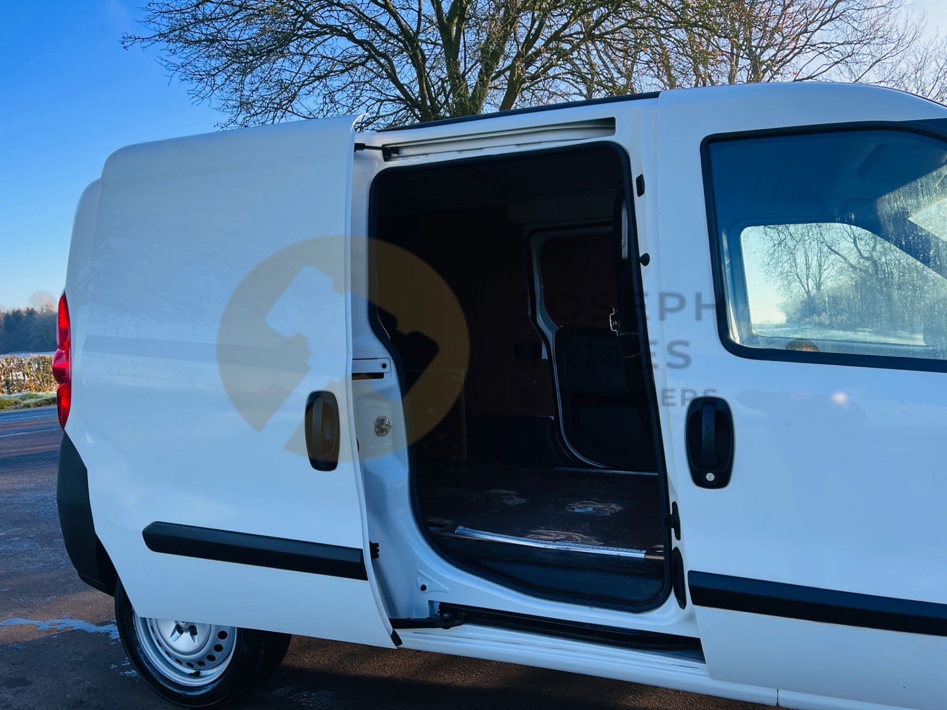 (ON SALE) VAUXHALL COMBO 1.4 PETROL 2300 LWB / L2 MODEL (2019 MODEL) EURO 6 (AC) TWIN (NO VAT) - Image 20 of 20