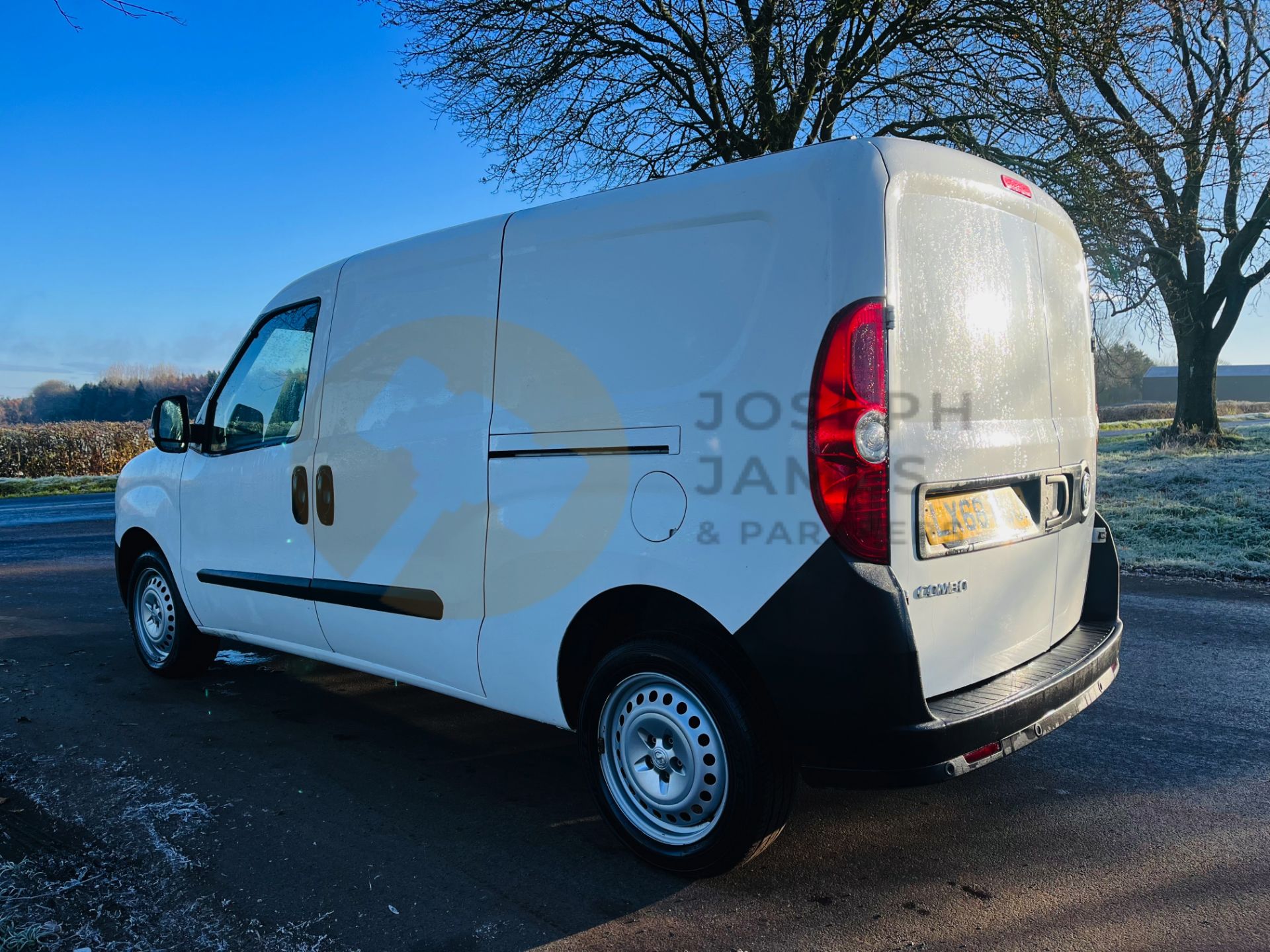 (ON SALE) VAUXHALL COMBO 1.4 PETROL 2300 LWB / L2 MODEL (2019 MODEL) EURO 6 (AC) TWIN (NO VAT) - Image 8 of 20