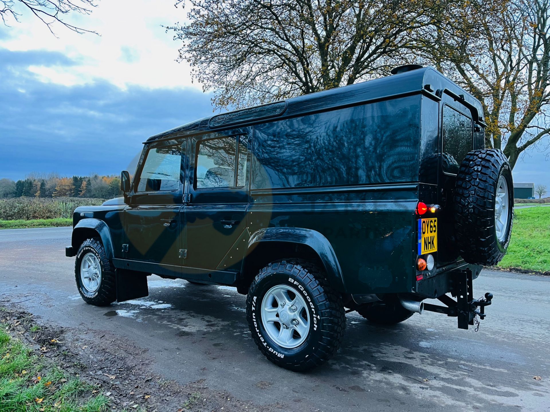 (ON SALE) LAND ROVER DEFENDER 110 2.2TDCI "COUNTY-UTILITY WAGON" (2016 MODEL) 37000 MILES LR HISTORY - Image 9 of 24