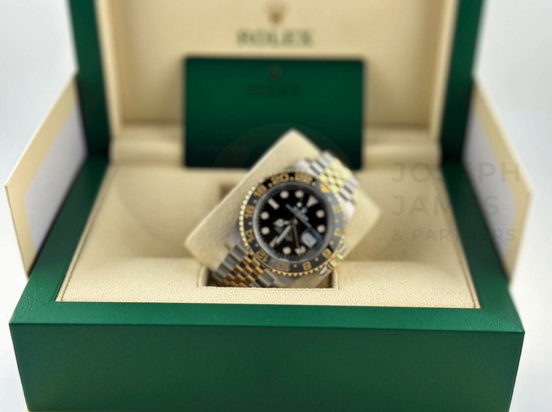 ROLEX GMT-MASTER II *GUINNESS* (JULY 2023 - UNWORN) 18CT GOLD & OYSTER STEEL *NEW 2023 RELEASE* - Image 31 of 37