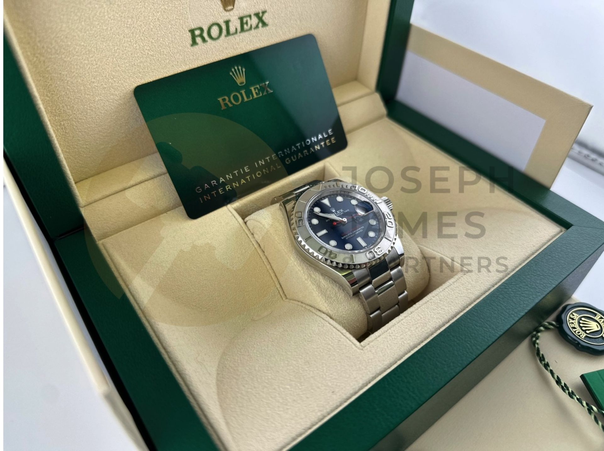 ROLEX YACHT-MASTER *40MM PLATINUM & OYSTER STEEL* (2022) *BRIGHT BLUE DIAL* (BEAT THE WAIT) - Image 7 of 23