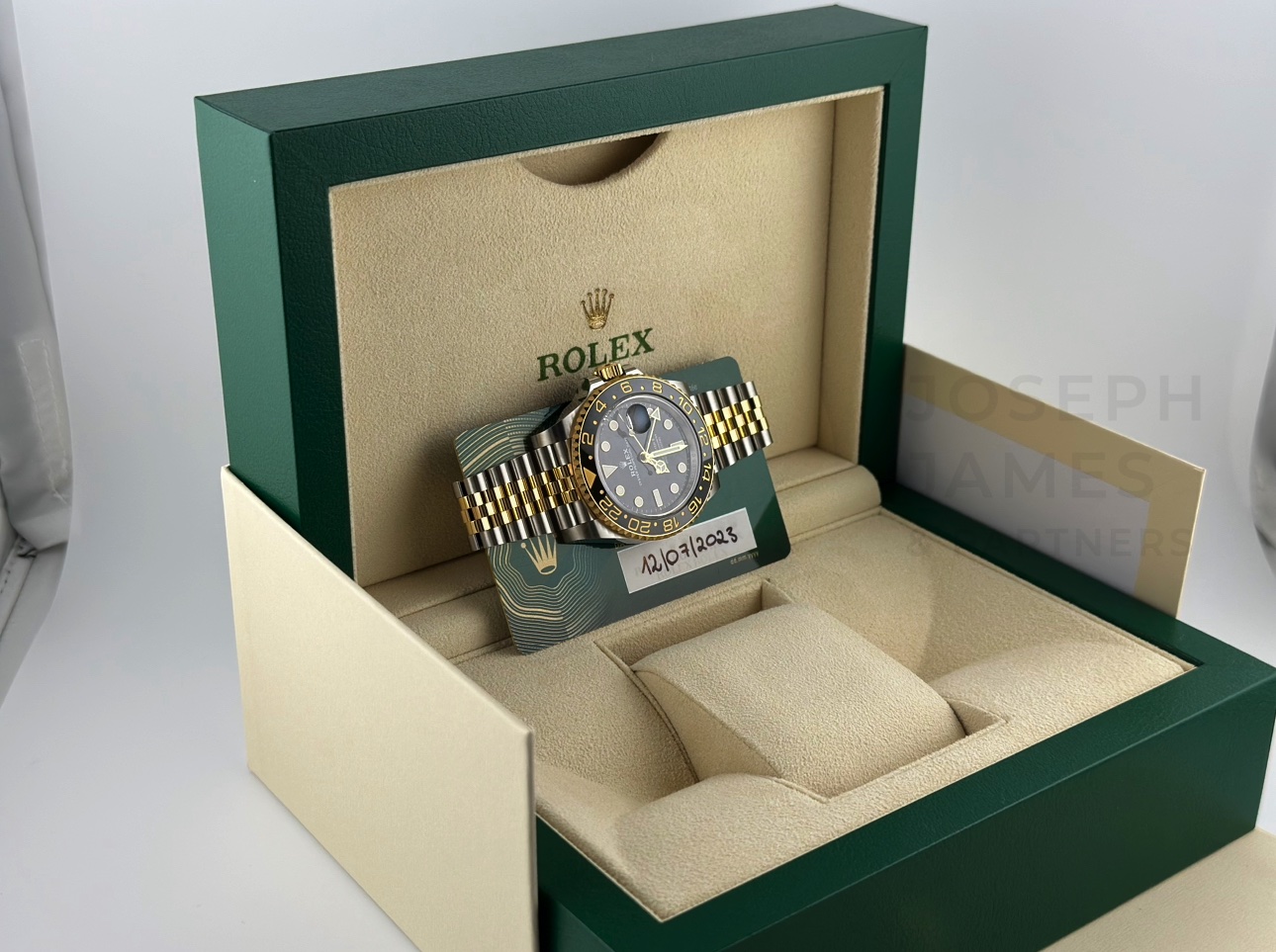 ROLEX GMT-MASTER II *GUINNESS* (JULY 2023 - UNWORN) 18CT GOLD & OYSTER STEEL *NEW 2023 RELEASE* - Image 27 of 37