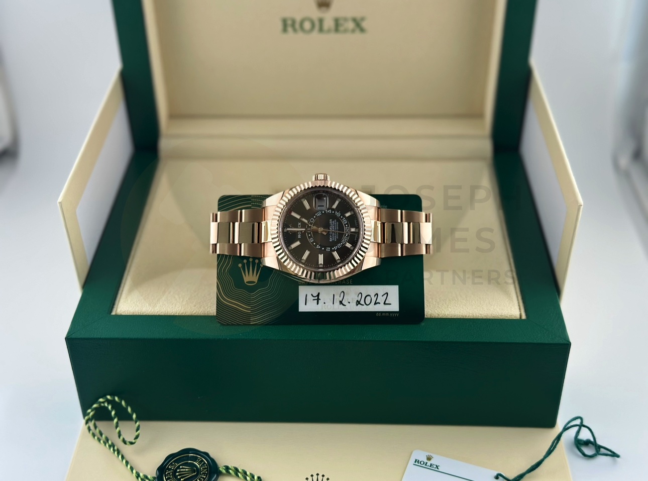 (ON SALE) ROLEX SKY-DWELLER *18CT EVEROSE GOLD* (DECEMBER 2022) 42MM CHOCOLATE DIAL *BEAT THE WAIT* - Image 25 of 26
