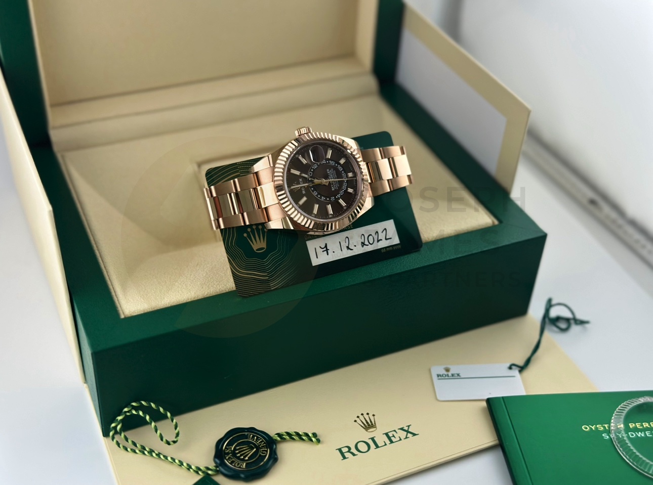 (ON SALE) ROLEX SKY-DWELLER *18CT EVEROSE GOLD* (DECEMBER 2022) 42MM CHOCOLATE DIAL *BEAT THE WAIT* - Image 12 of 26