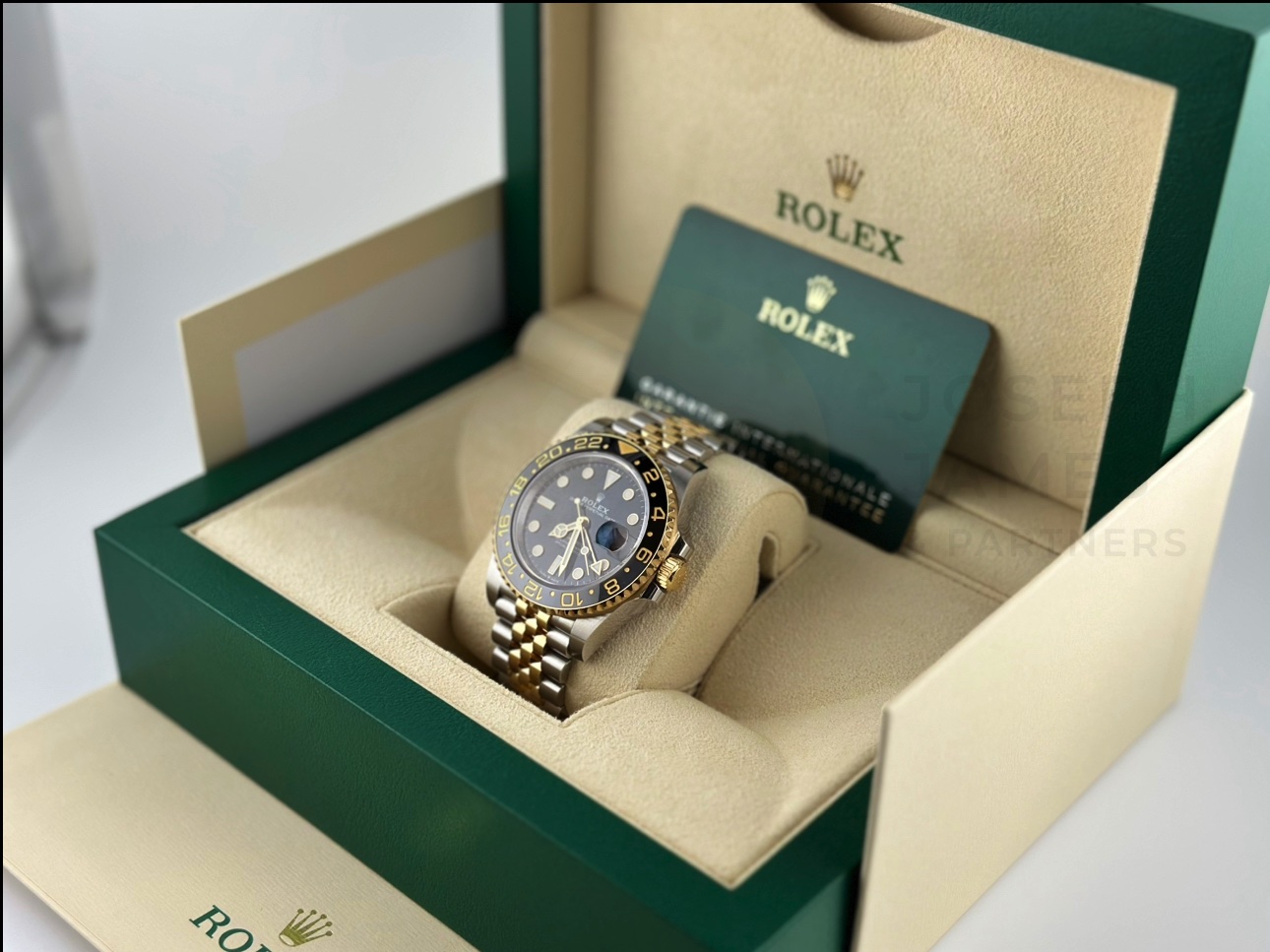 ROLEX GMT-MASTER II *GUINNESS* (JULY 2023 - UNWORN) 18CT GOLD & OYSTER STEEL *NEW 2023 RELEASE* - Image 8 of 37