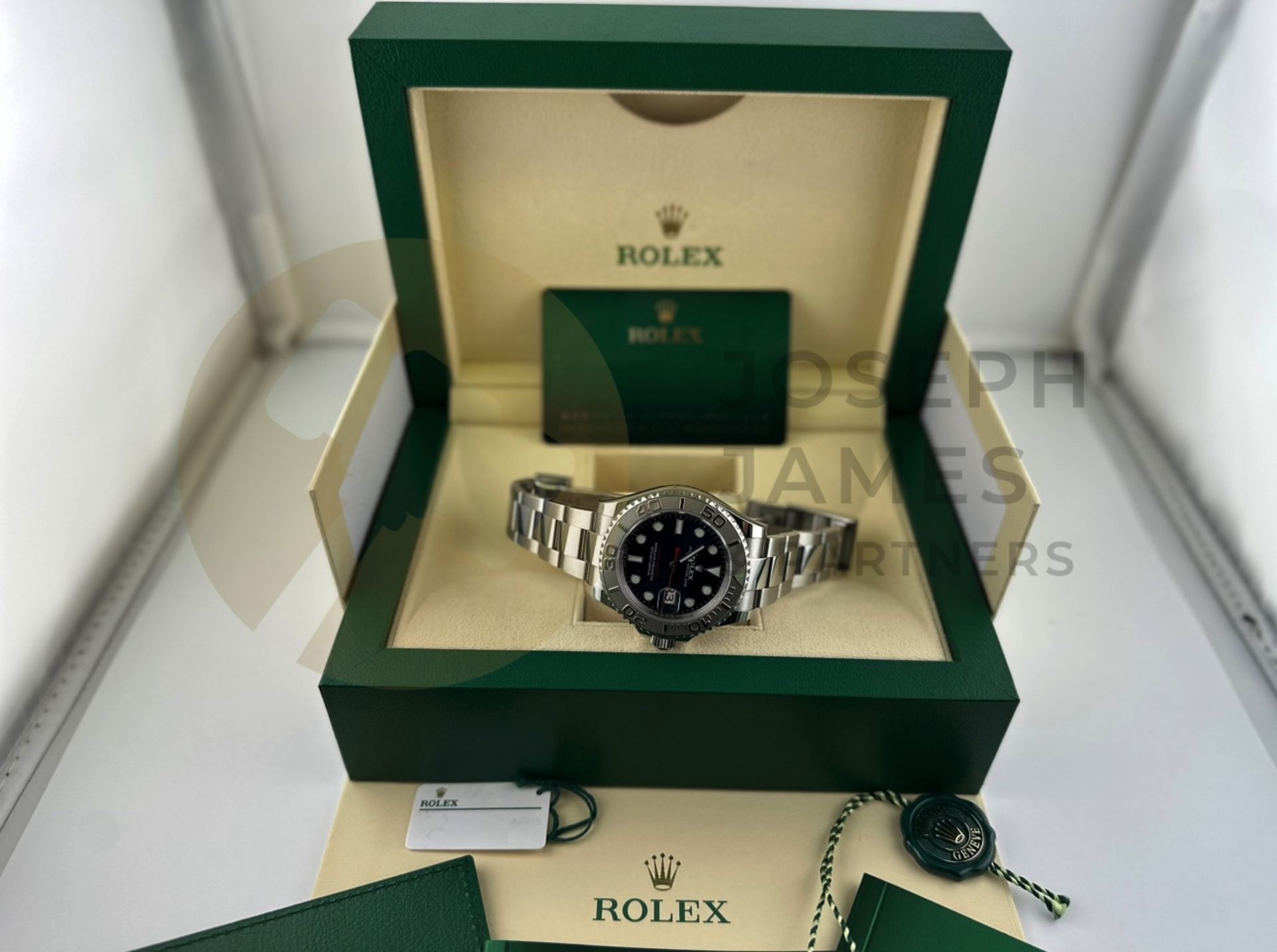 ROLEX YACHT-MASTER *40MM PLATINUM & OYSTER STEEL* (2022) *BRIGHT BLUE DIAL* (BEAT THE WAIT) - Image 14 of 23