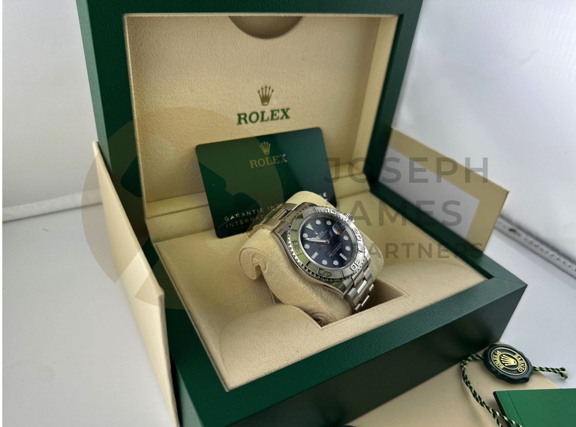 ROLEX YACHT-MASTER *40MM PLATINUM & OYSTER STEEL* (2022) *BRIGHT BLUE DIAL* (BEAT THE WAIT) - Image 11 of 23