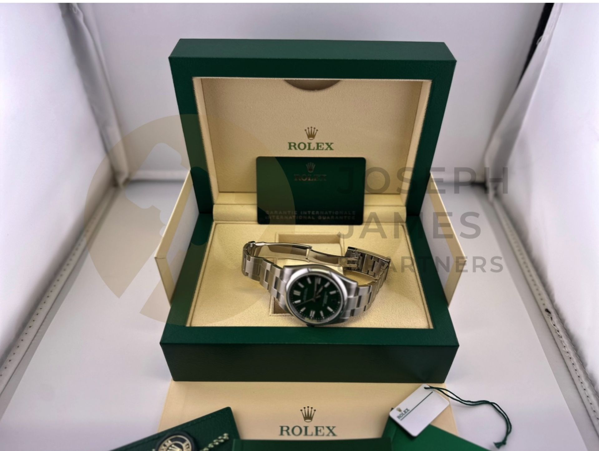 (On Sale) ROLEX OYSTER PERPETUAL 41MM *GREEN DIAL* (2023 - NEW / UNWORN) *BEAT THE 5 YEAR WAIT* - Image 22 of 31
