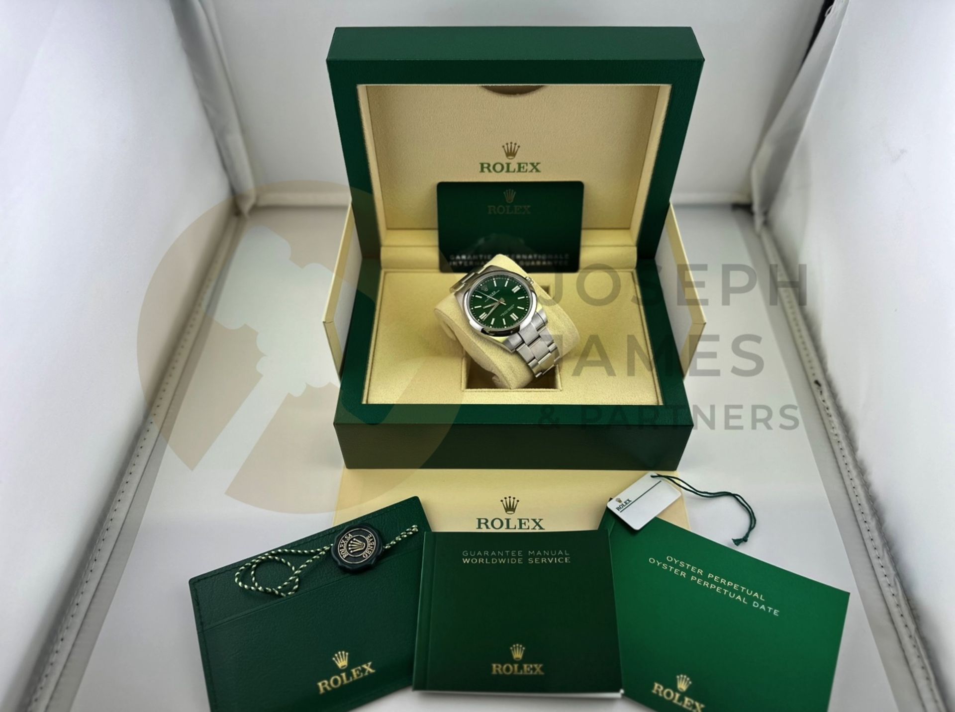 (On Sale) ROLEX OYSTER PERPETUAL 41MM *GREEN DIAL* (2023 - NEW / UNWORN) *BEAT THE 5 YEAR WAIT* - Image 16 of 31
