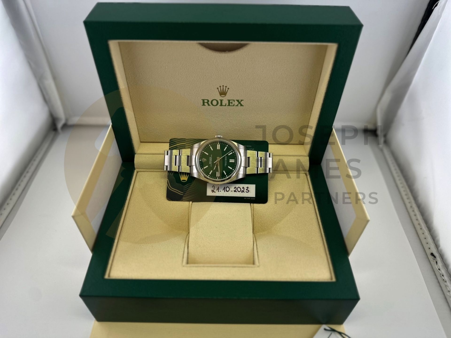 (On Sale) ROLEX OYSTER PERPETUAL 41MM *GREEN DIAL* (2023 - NEW / UNWORN) *BEAT THE 5 YEAR WAIT* - Image 30 of 31