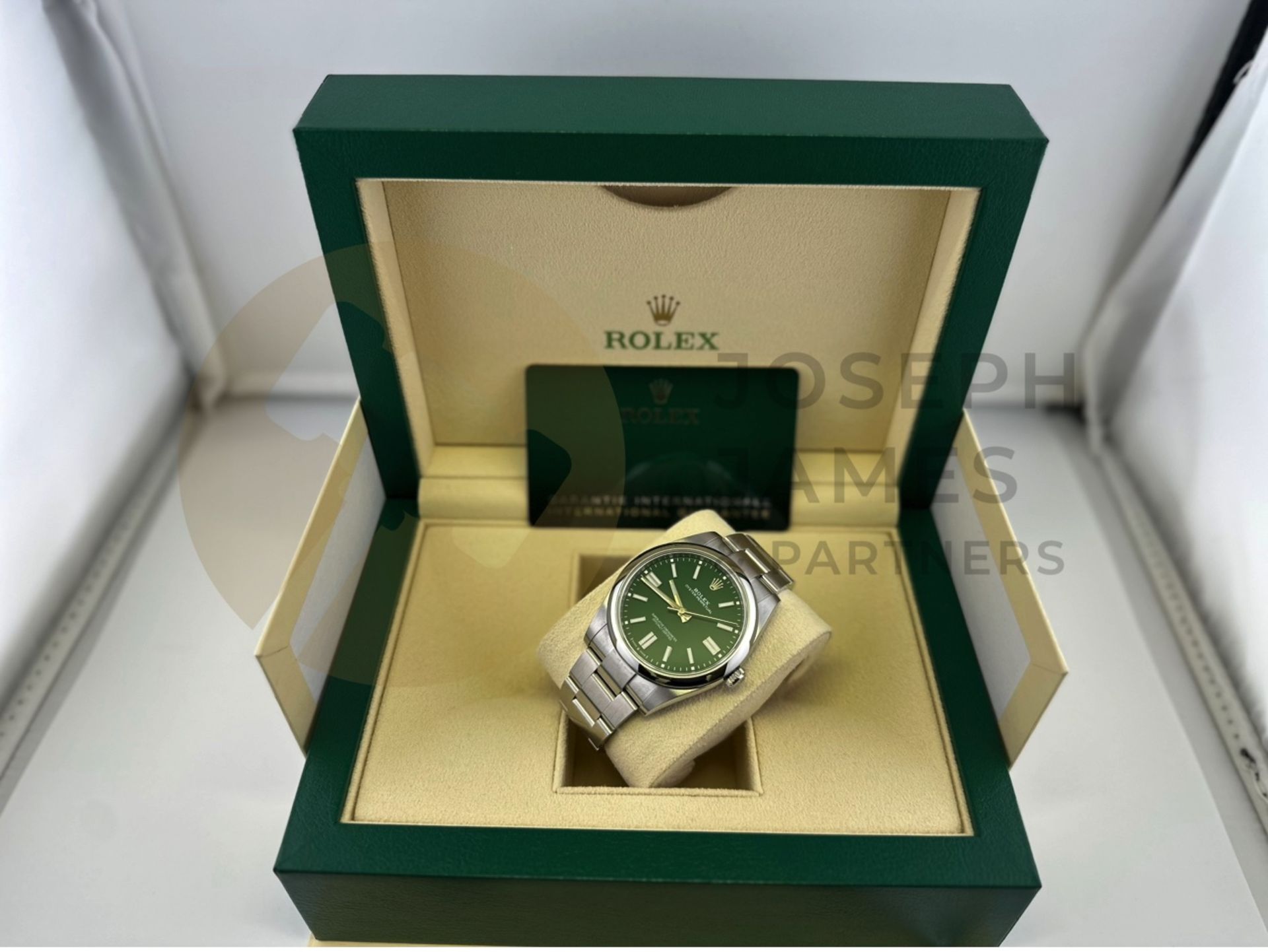 (On Sale) ROLEX OYSTER PERPETUAL 41MM *GREEN DIAL* (2023 - NEW / UNWORN) *BEAT THE 5 YEAR WAIT* - Image 20 of 31