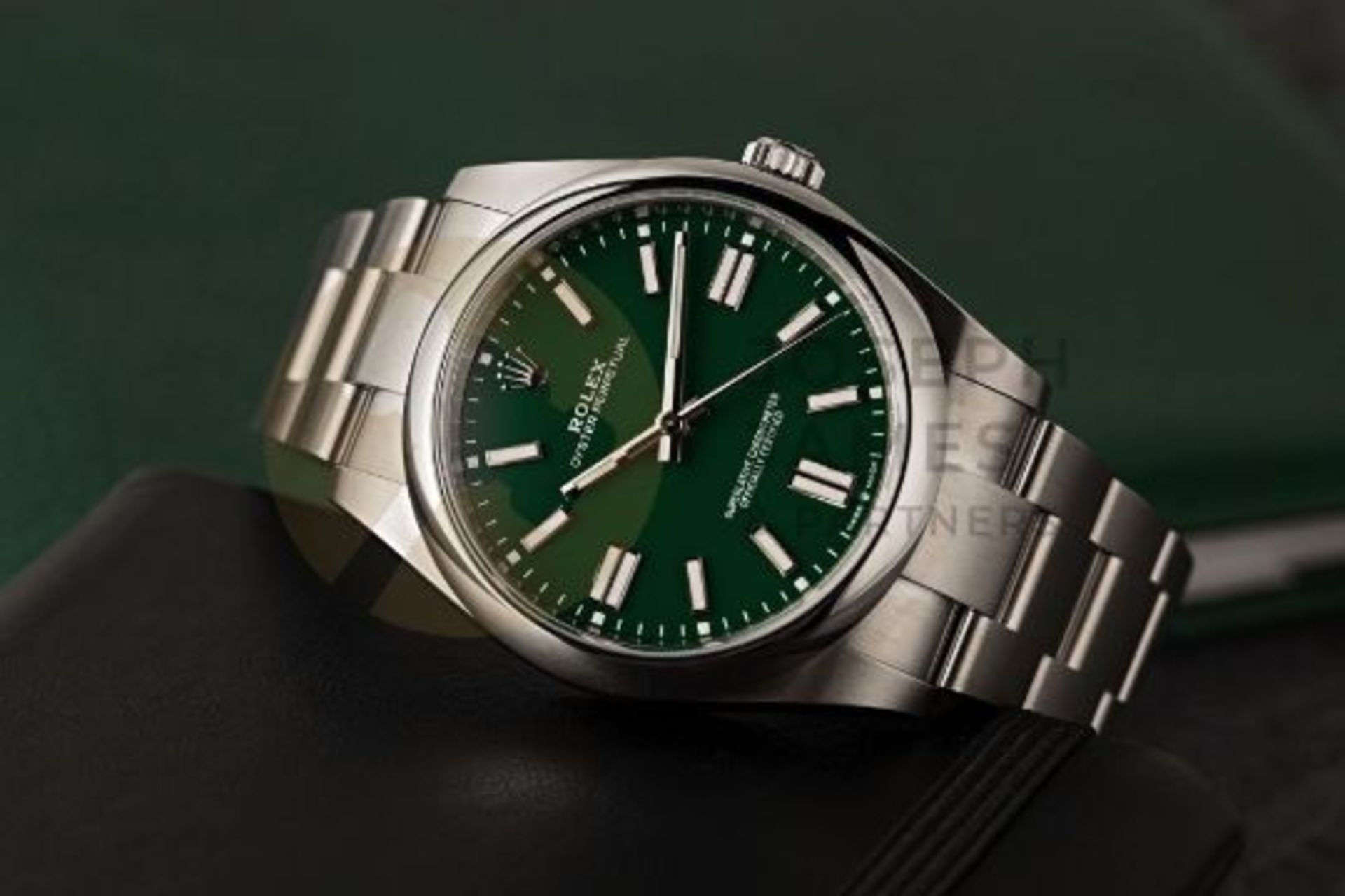 (On Sale) ROLEX OYSTER PERPETUAL 41MM *GREEN DIAL* (2023 - NEW / UNWORN) *BEAT THE 5 YEAR WAIT* - Image 6 of 31