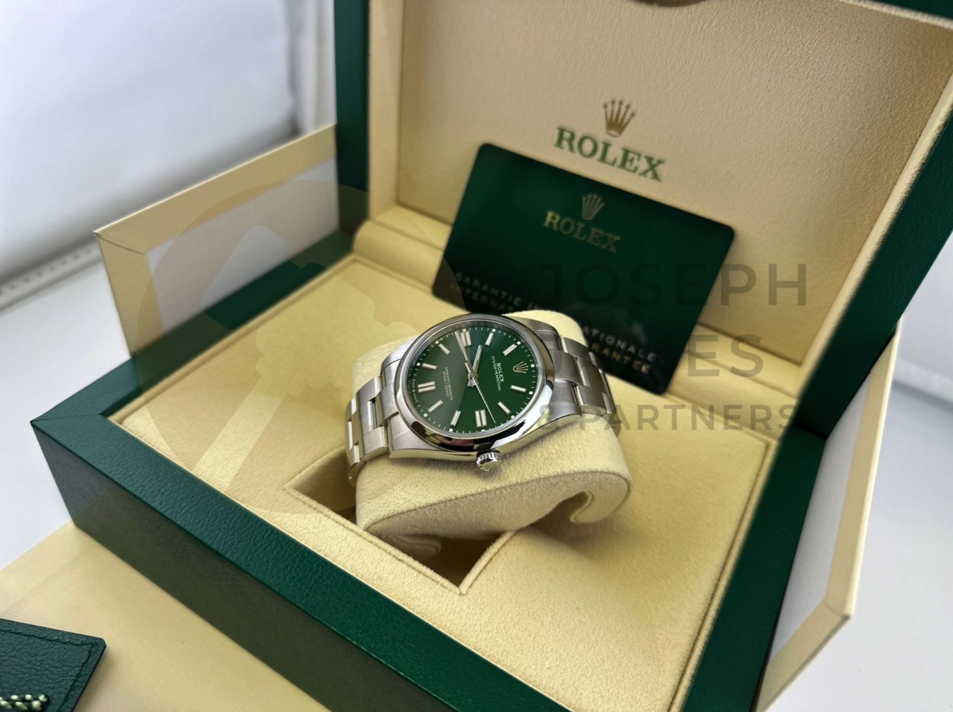 (On Sale) ROLEX OYSTER PERPETUAL 41MM *GREEN DIAL* (2023 - NEW / UNWORN) *BEAT THE 5 YEAR WAIT* - Image 21 of 31